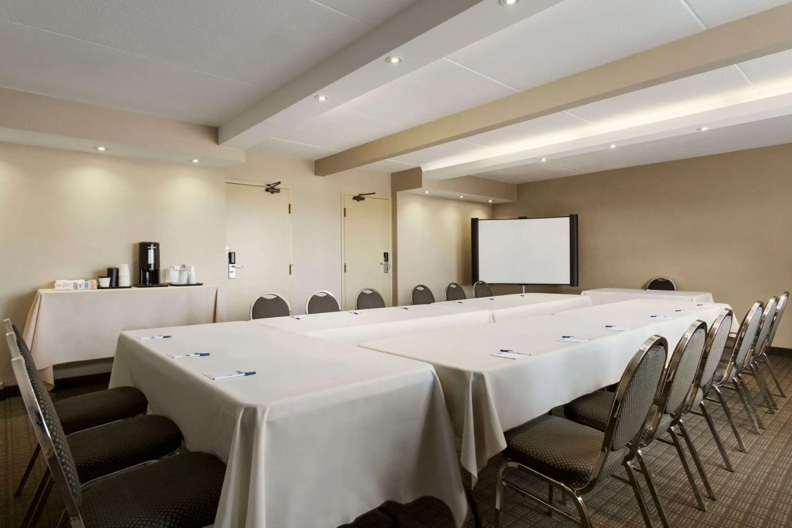 Travelodge by Wyndham Toronto East