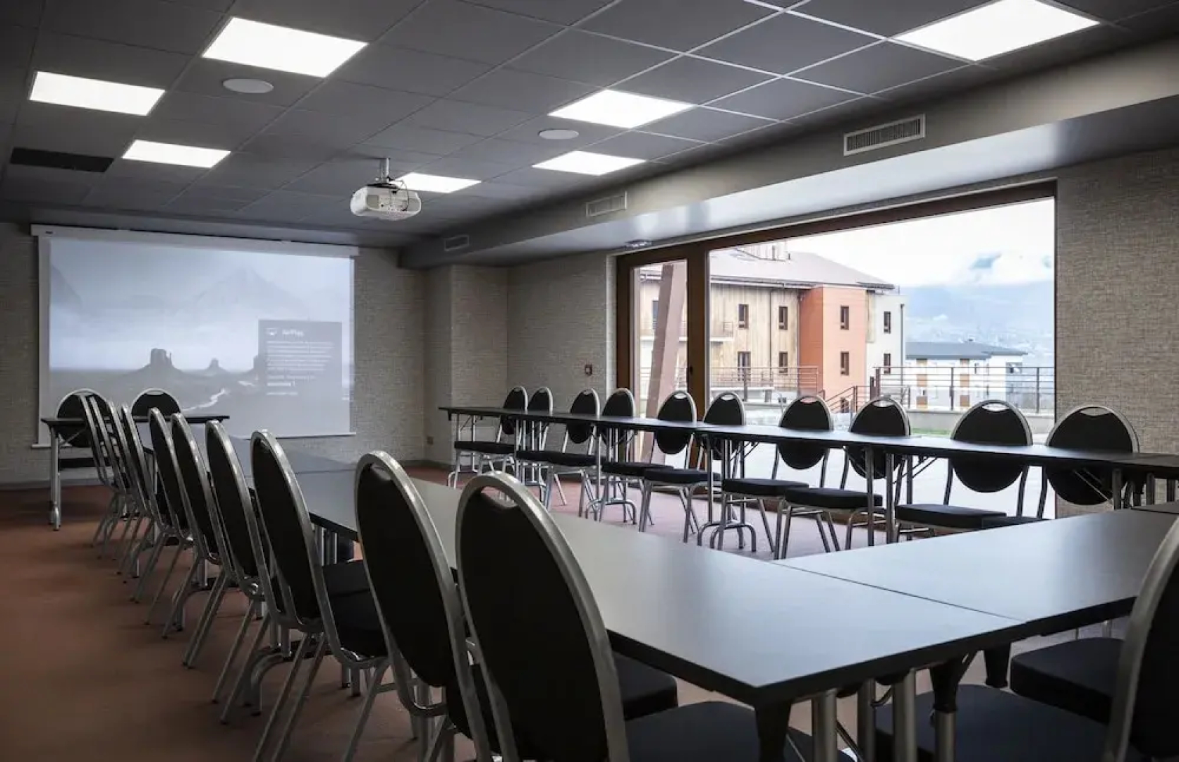 Hotel Base Camp Lodge