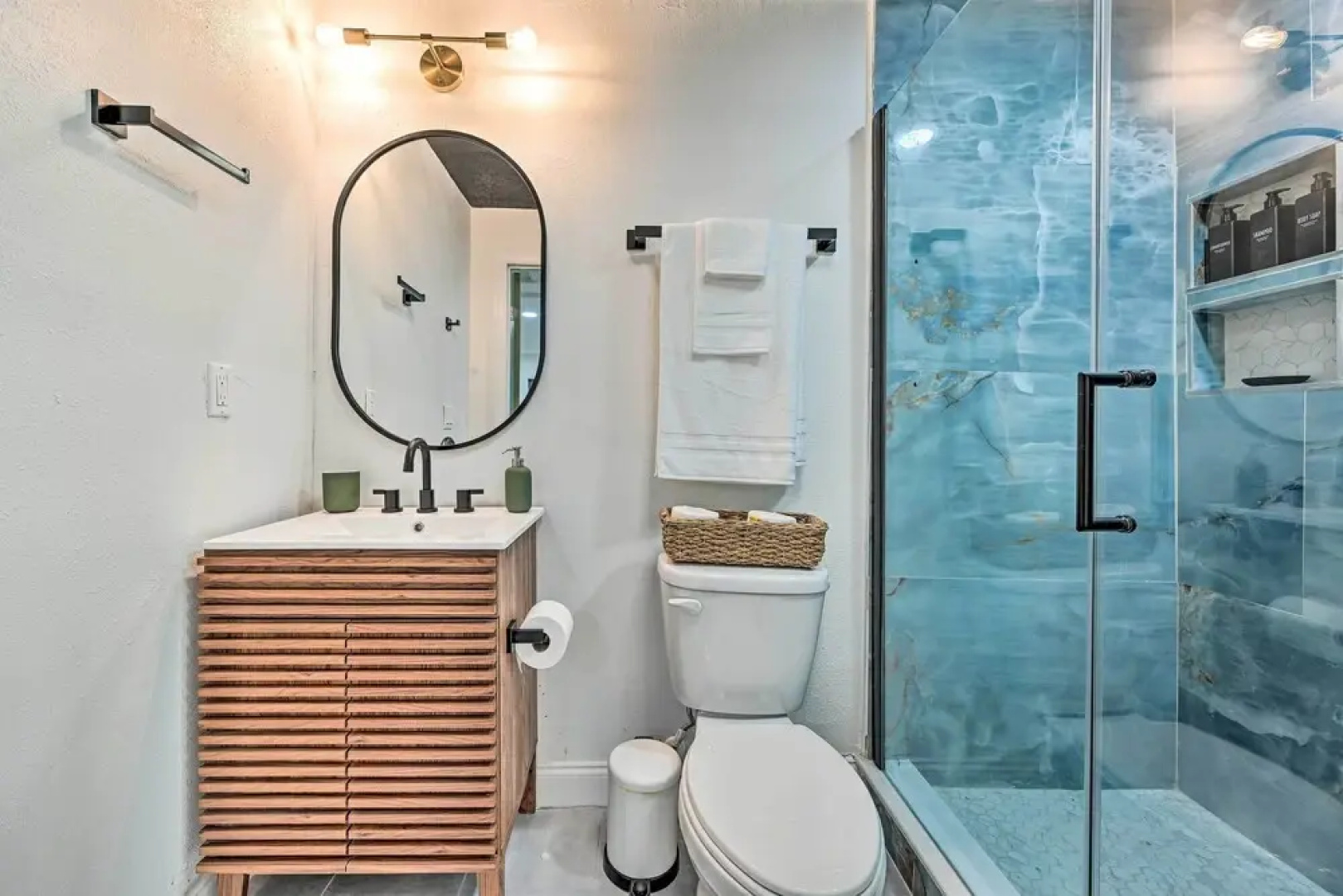 Luxe Brandon Oasis w/ Private Pool & Hot Tub!