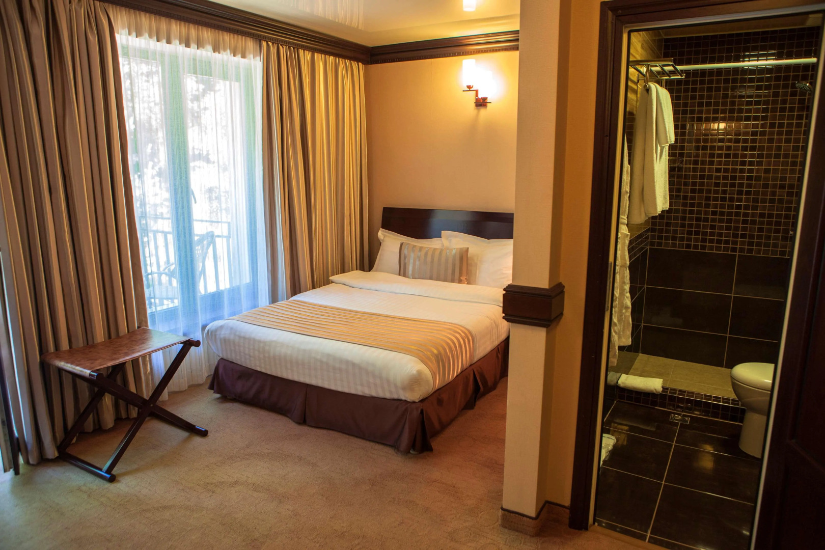 Отель Best Western Plus Paradise Hotel Дилижан