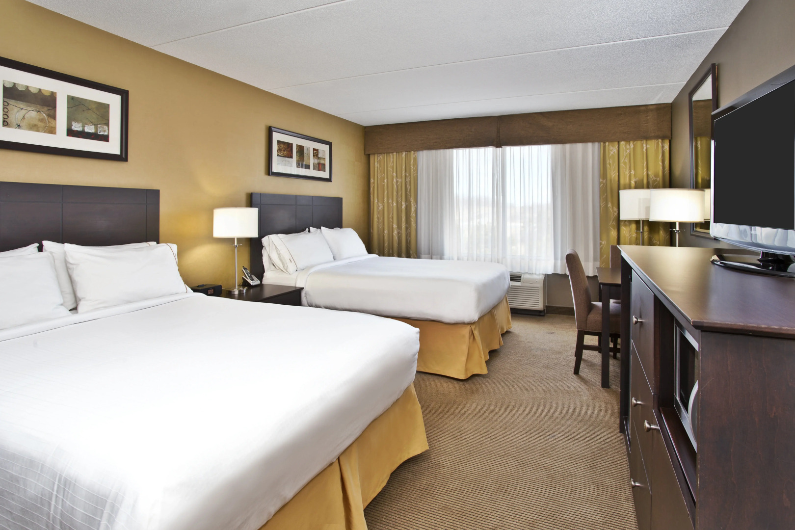 Holiday Inn Express & Suites Kingston Central by IHG