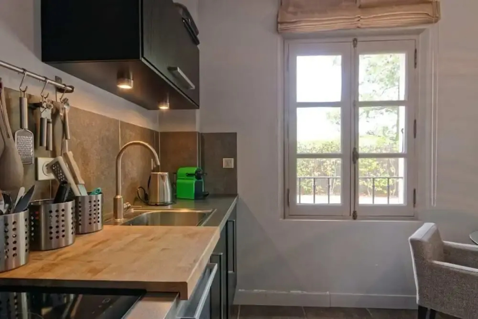 Ravel Private Apartment