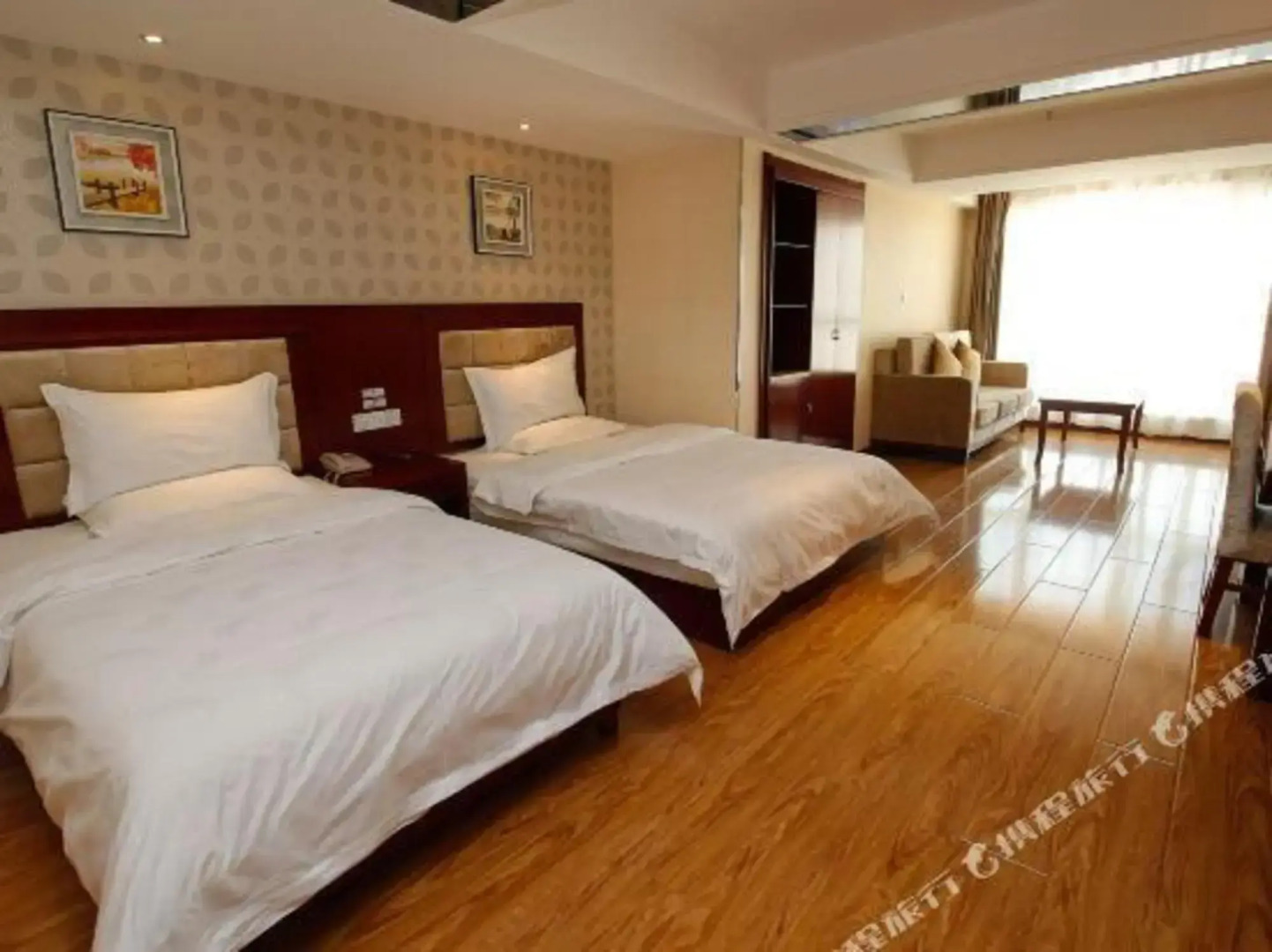 Yiju Hotel (Xining Railway Station Xinqian Guoji)