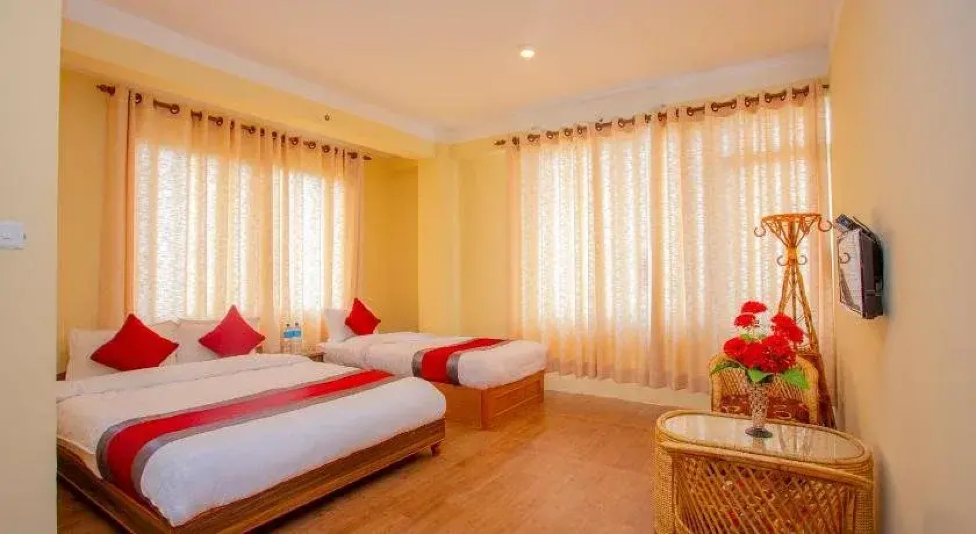 Hotel Himalayan Sunrise