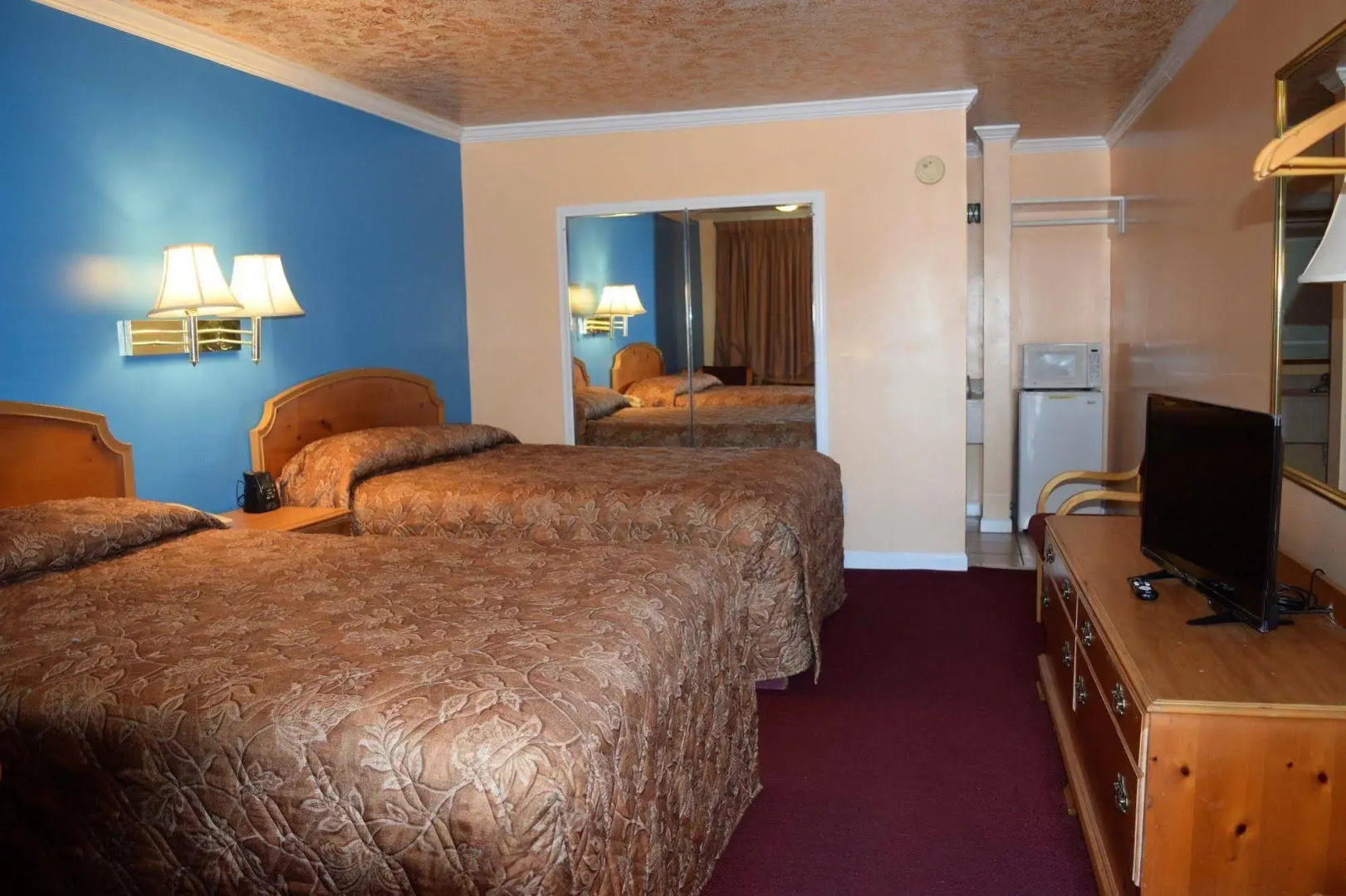 Fort Eustis Inn