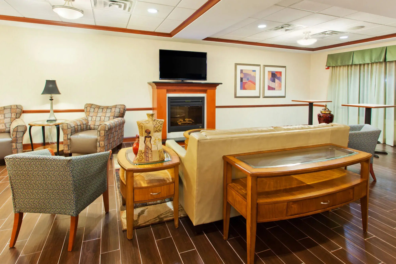 Holiday Inn Express & Suites Baton Rouge East by IHG