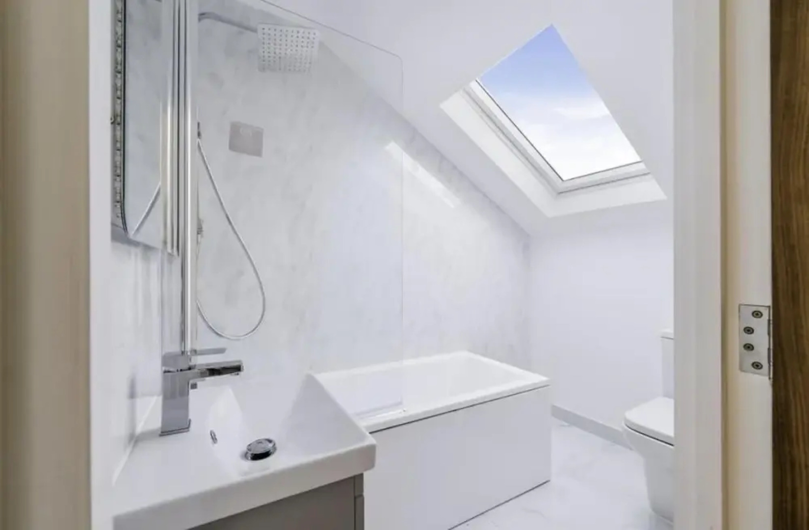 Luxury Self-contained 2-bedroom Duplex Apartment