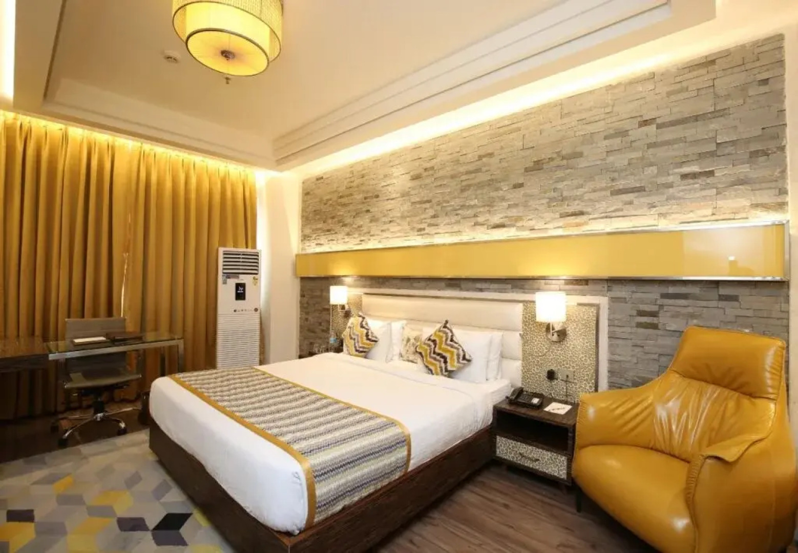 Arista Hotel by OYO Rooms