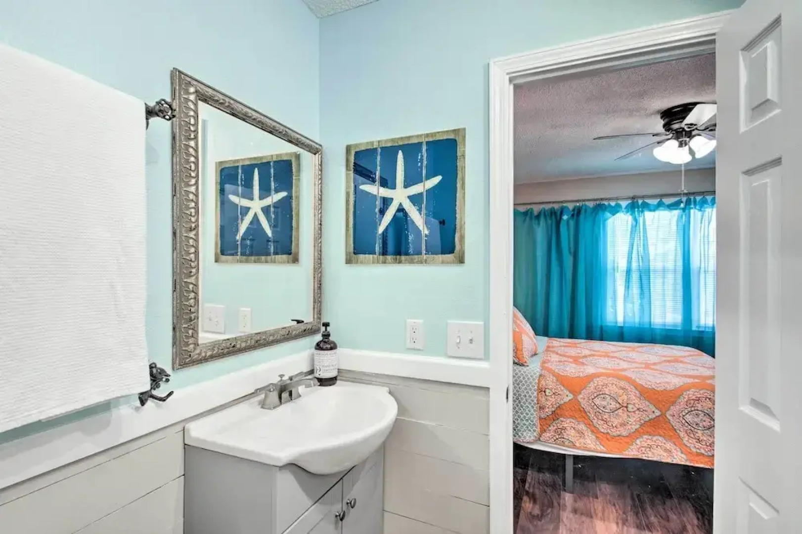 Pet-friendly A-frame Retreat Near Dtwn + Beaches!