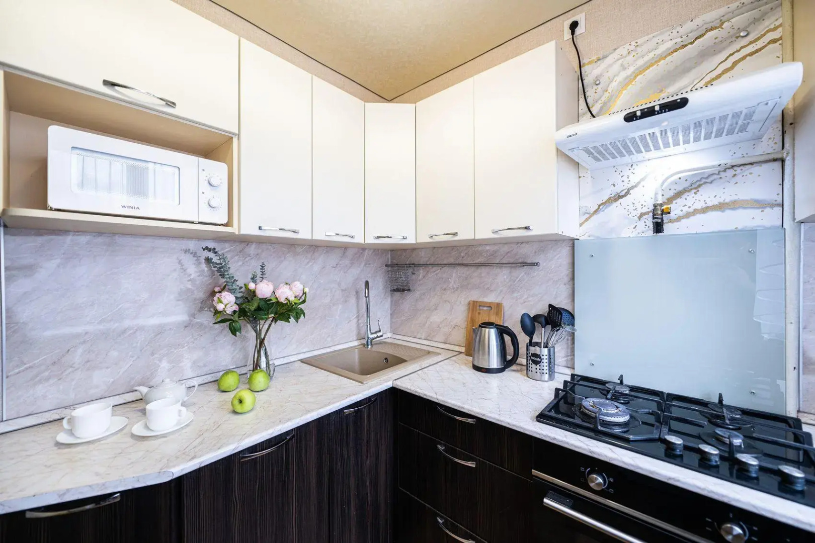 Пять Звезд на улице Сони Кривой 55