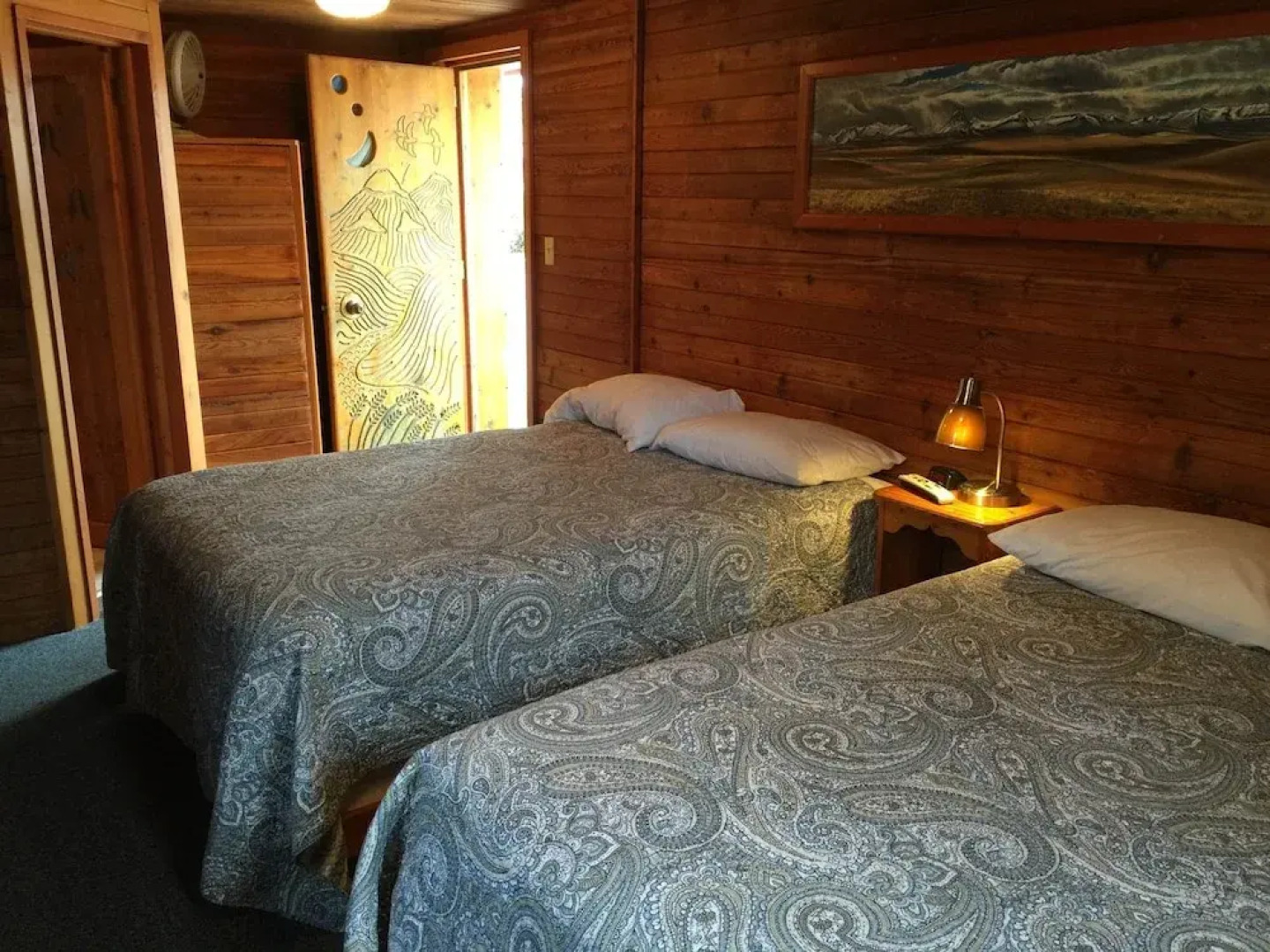 Whistling Swan Motel