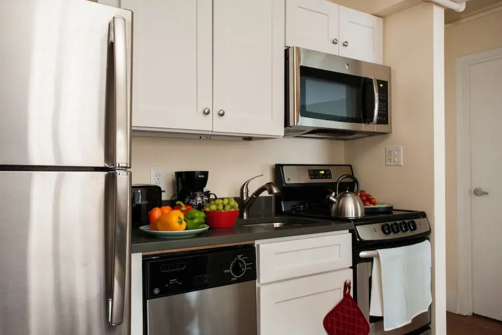 One Bedroom Apartment Near Fenway Park by Namastay