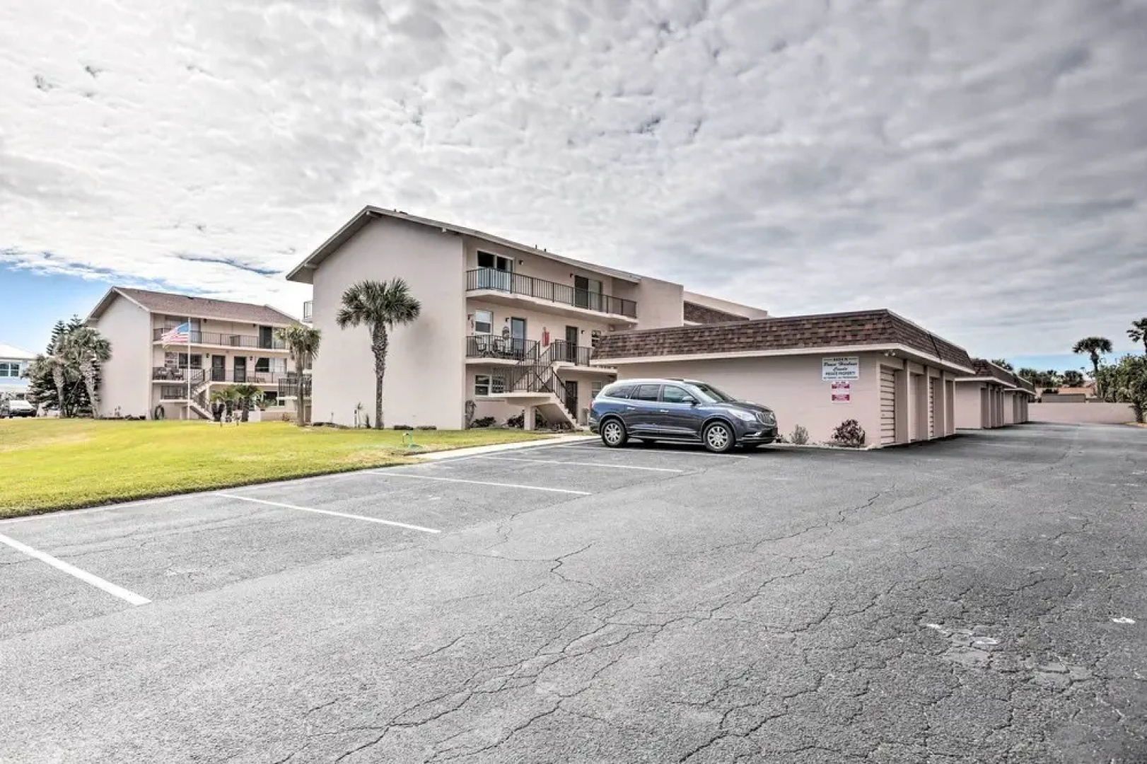 Ponce Inlet Condo w/ Beach & Pool Access!