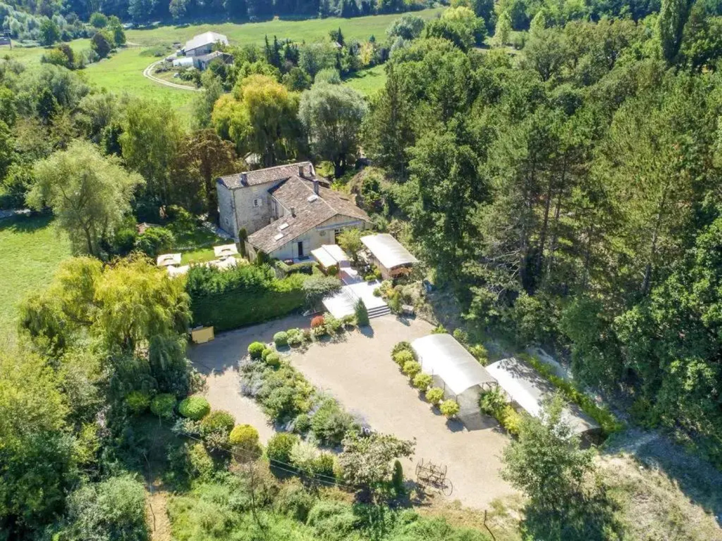 Appartement d'une chambre avec piscine partagee jardin clos et wifi a Forcalquier