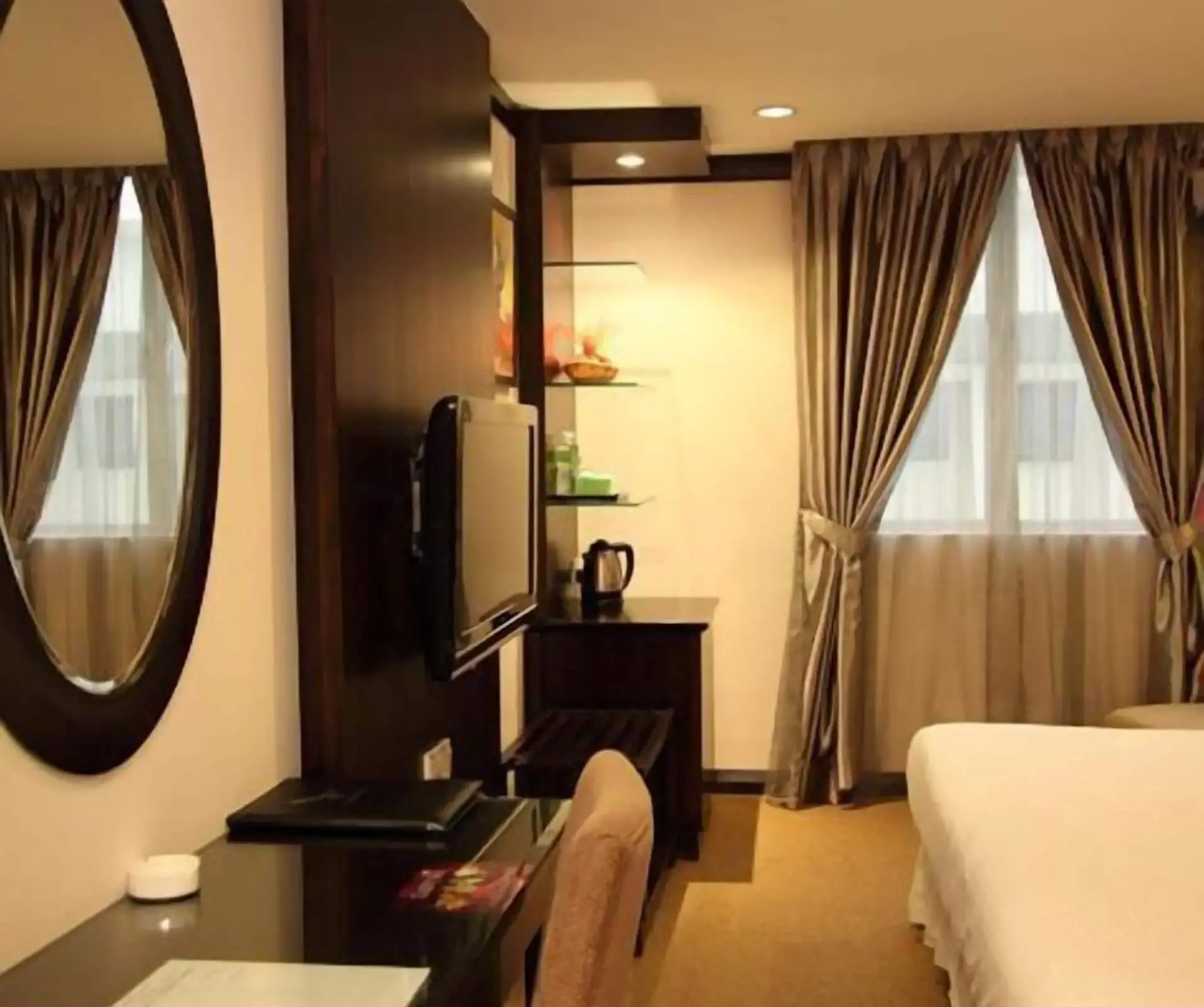 Country Hotel