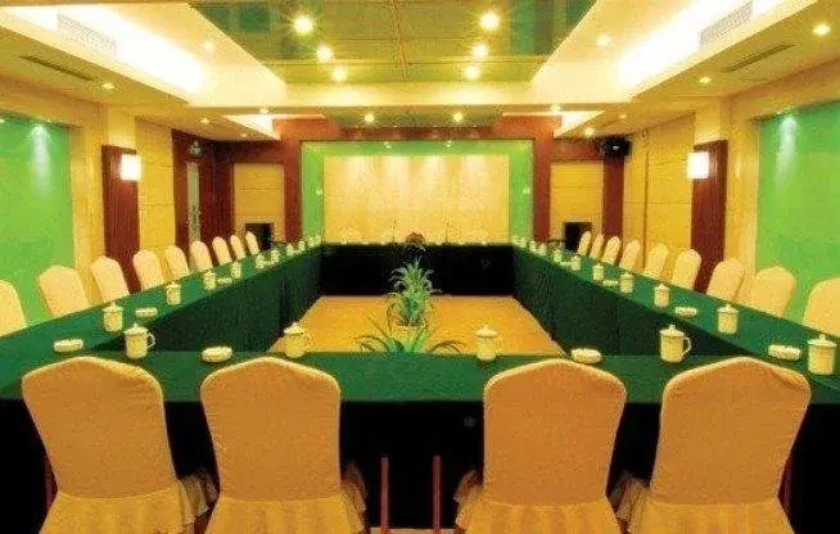 Qijia Shan Hotel
