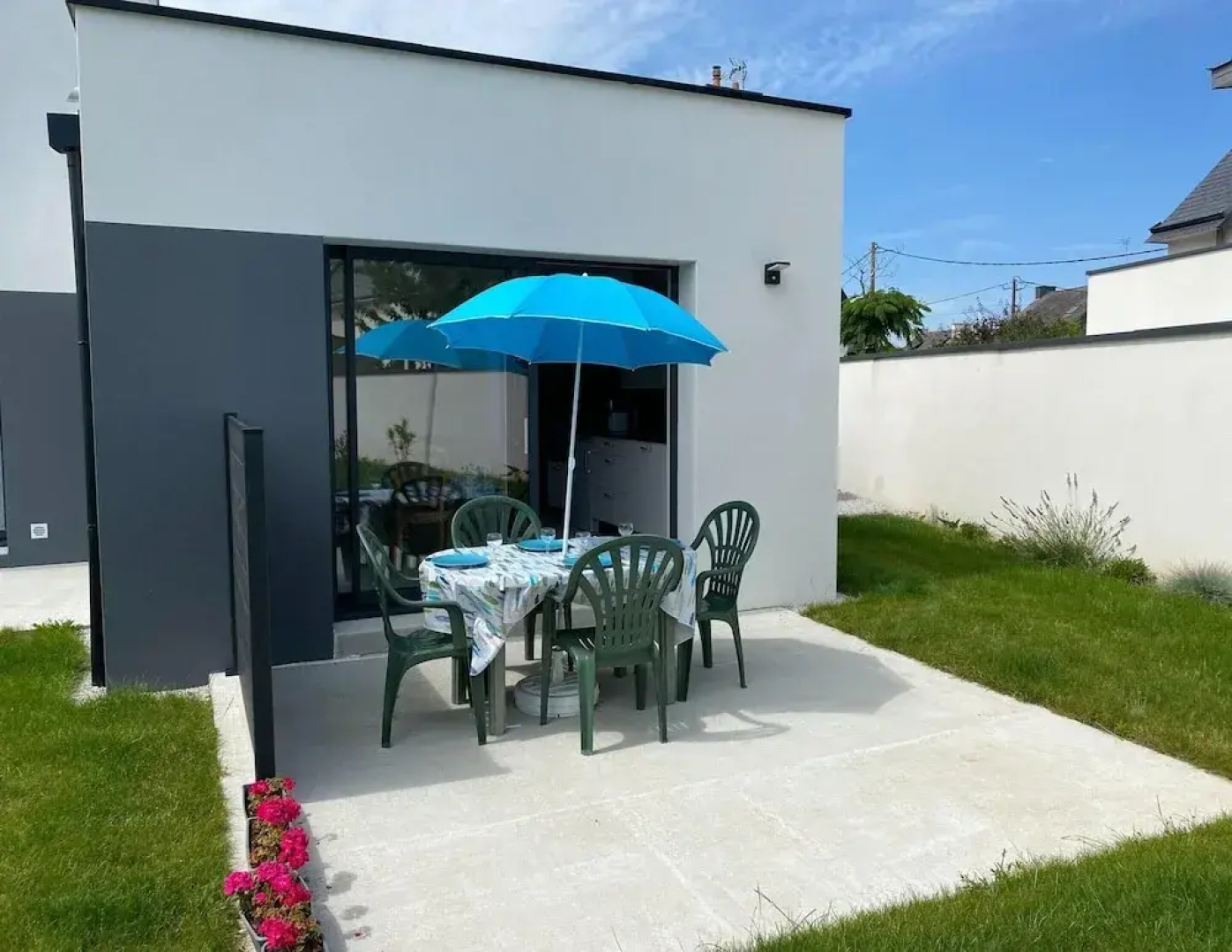 Charming Independent Apartment in Belz