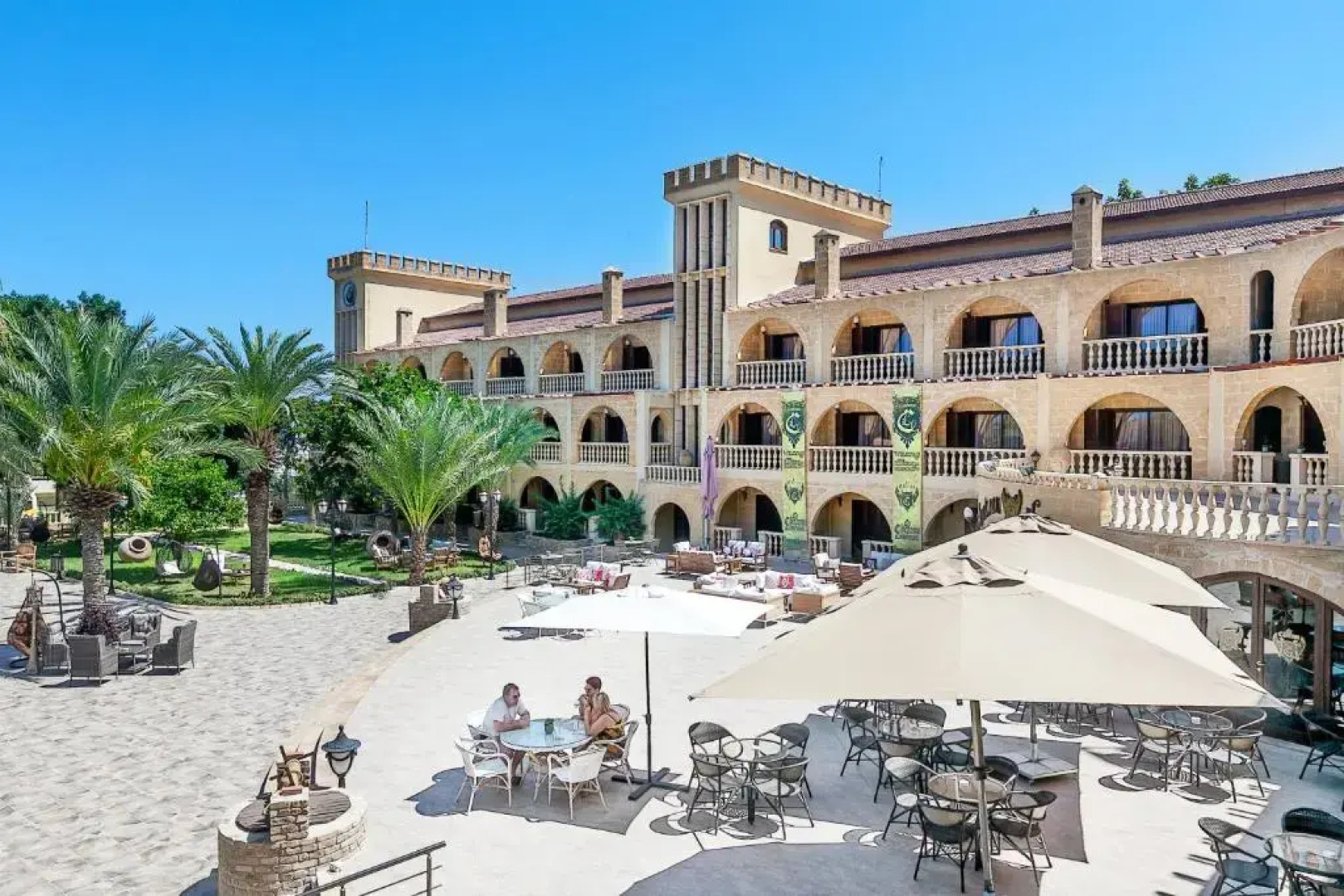 Le Chateau Lambousa Hotel