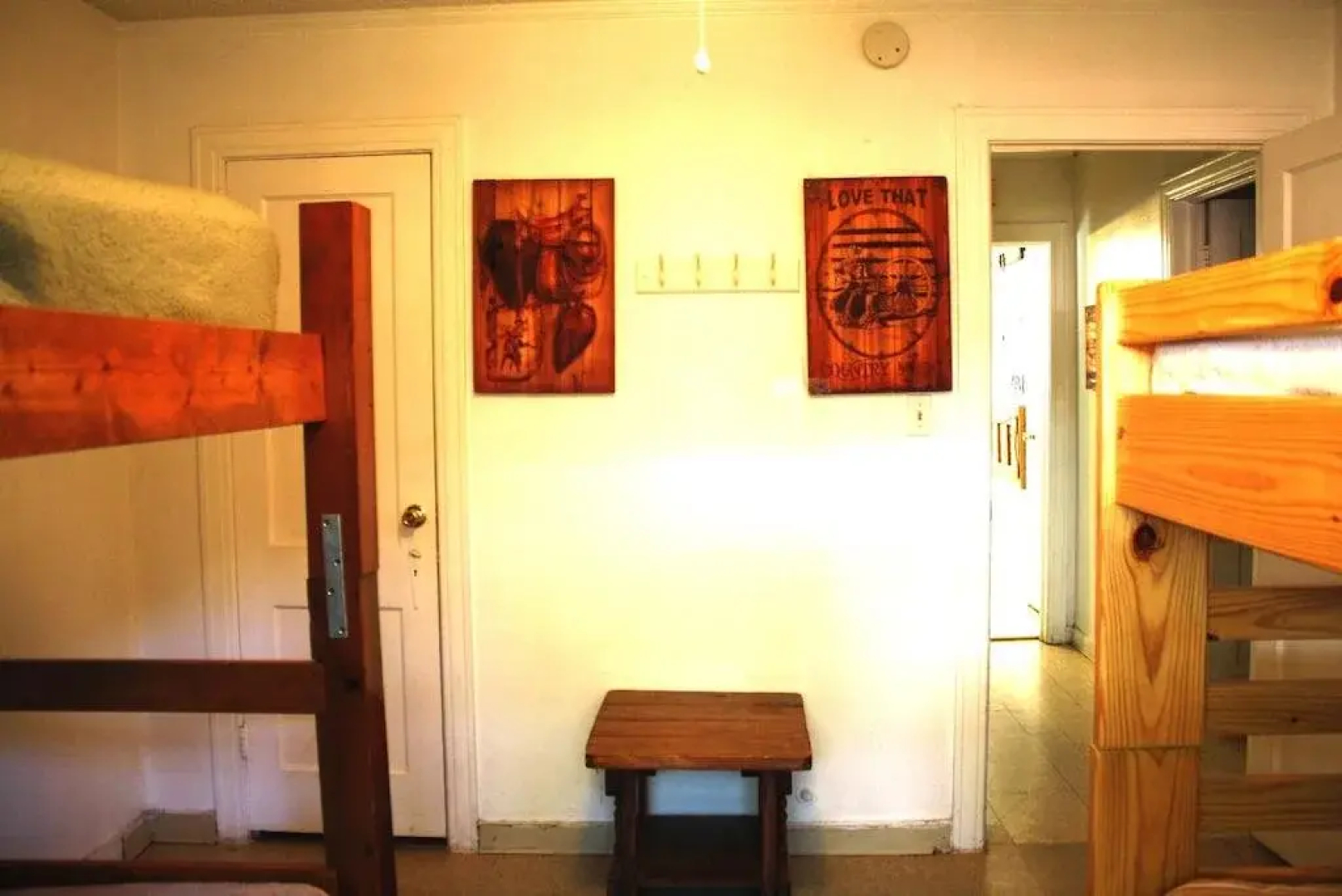 The Wild Wild West Dallas Irving Backpackers GuestHouse