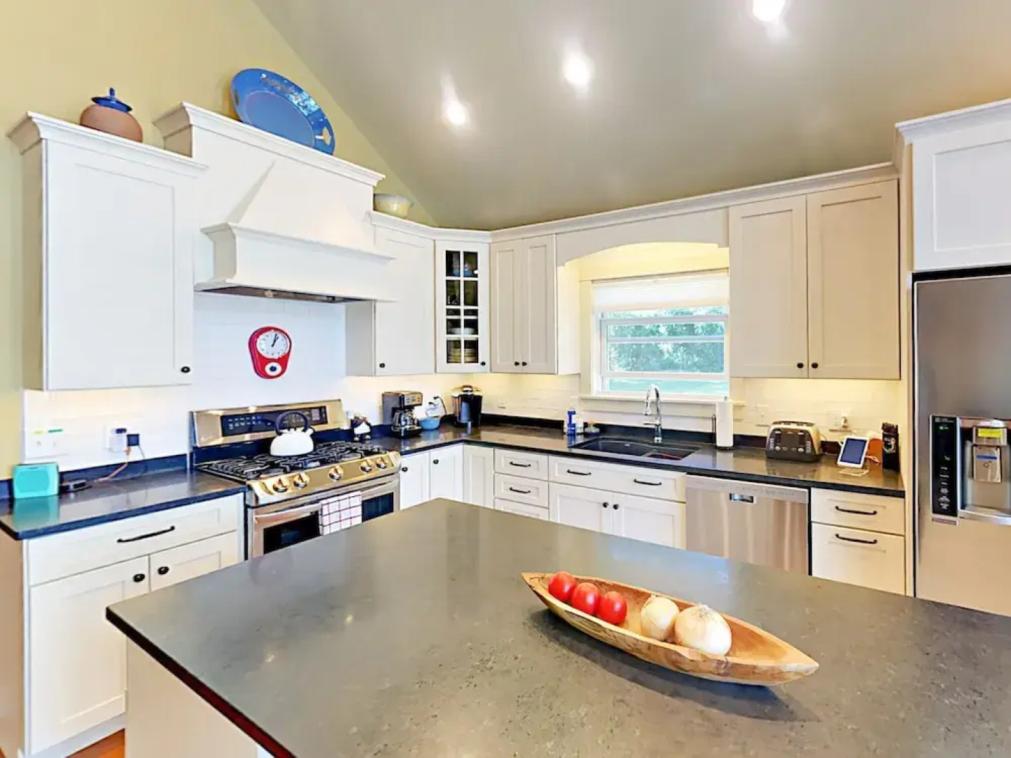 24 Meadow Point Rd Cottage 3 Bedrooms 2.5 Bathrooms Cottage