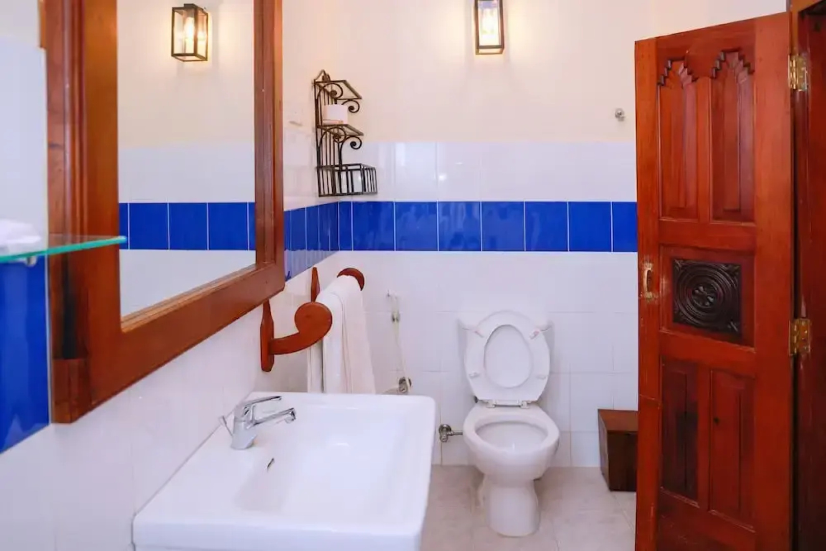 South Point Cottage - Whole Villa 3 Bedrooms (Sleeps 6)