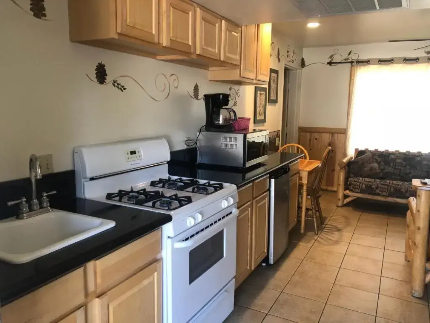 Rodeway Inn & Suites Fireside Lodge