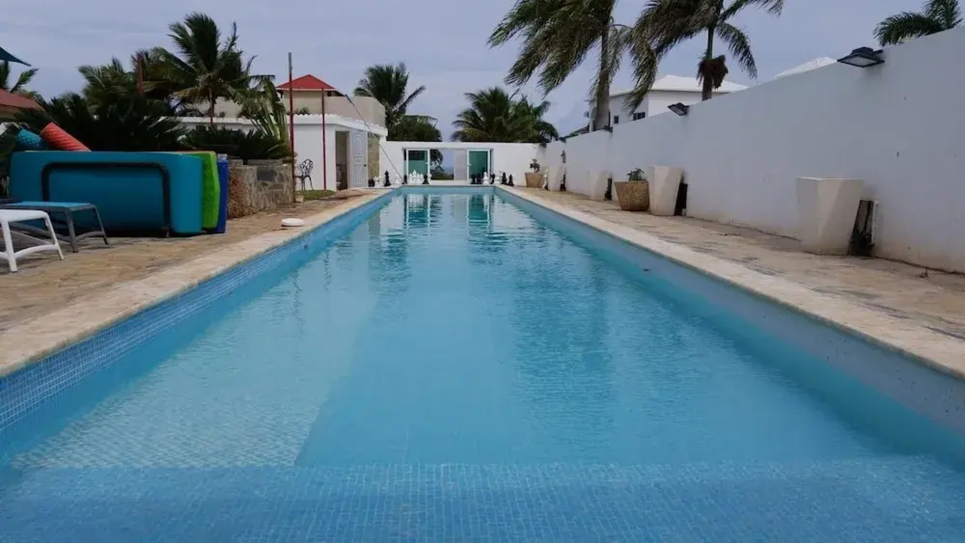 Villa de Colores 3 Rooms 5 King Beds