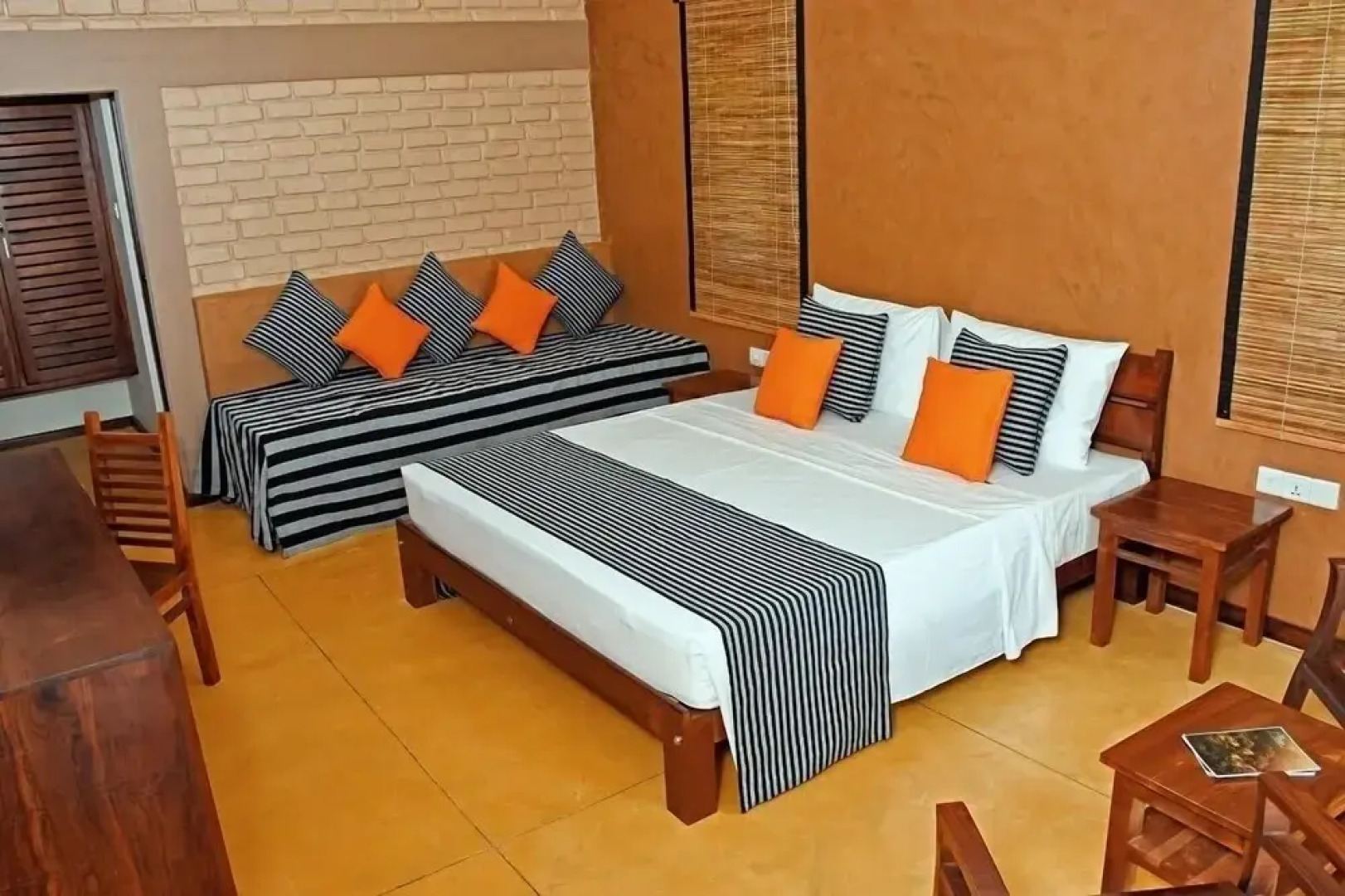 Отель Melheim Beach