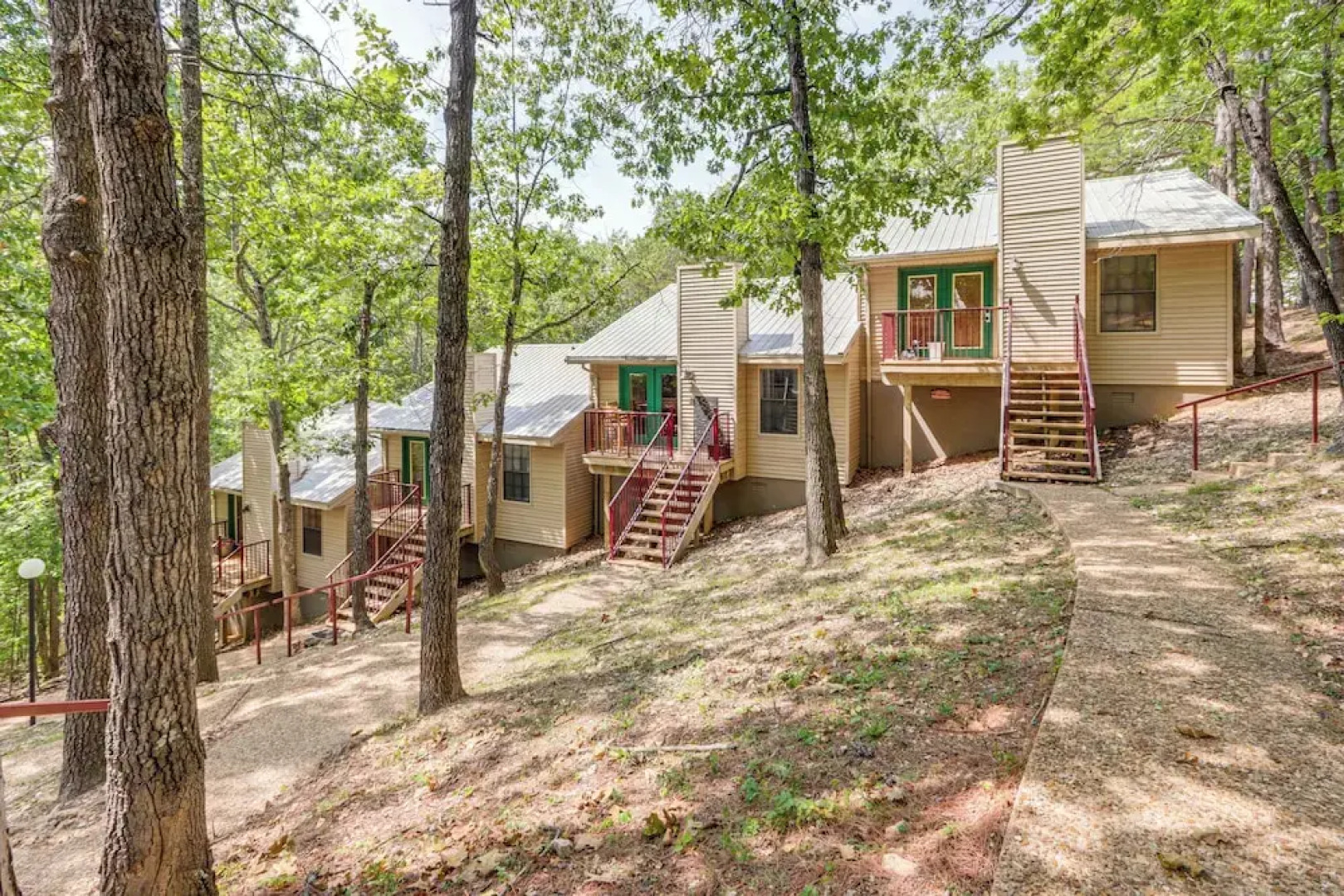 Walk to Table Rock Lake: Updated Cabin w/ Deck!