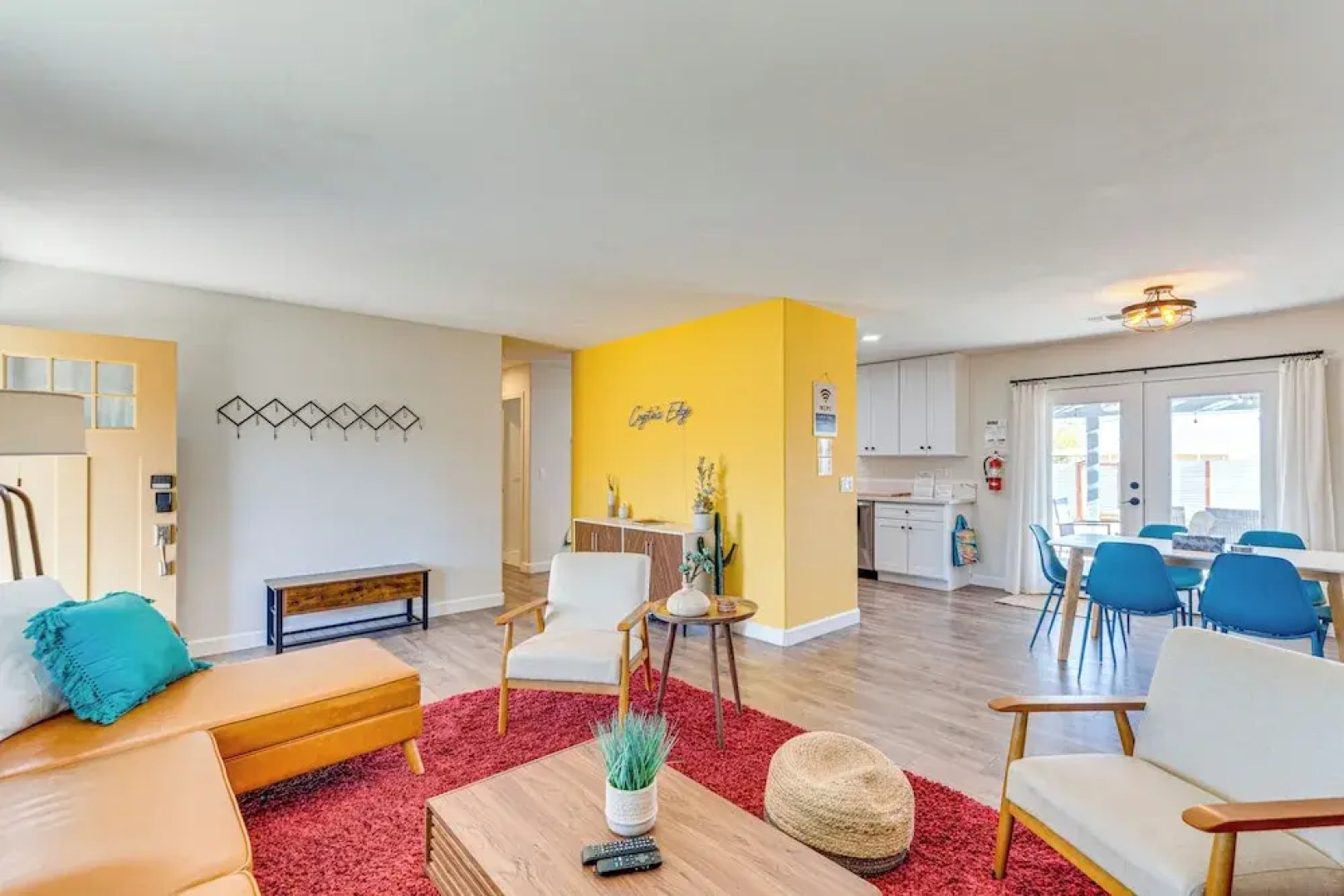 Hot Tub + Patio: Desert Getaway in Joshua Tree!