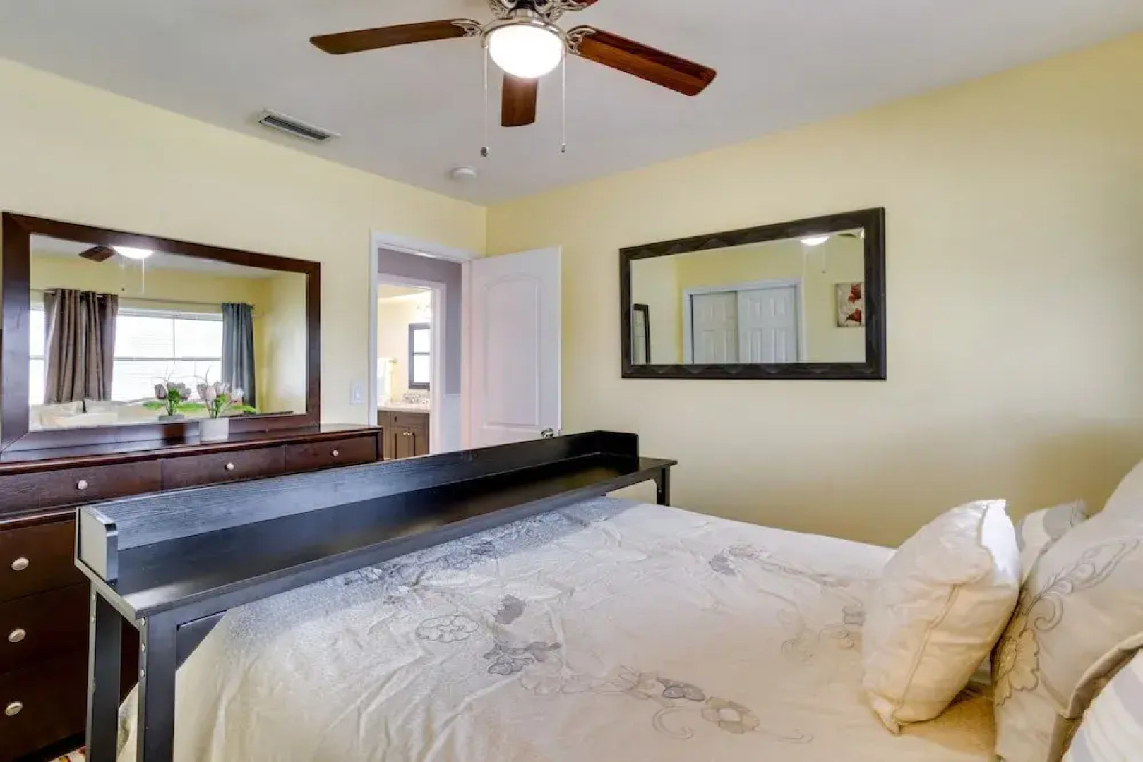 Pool & Screened-in Patio: Tropical Florida Abode