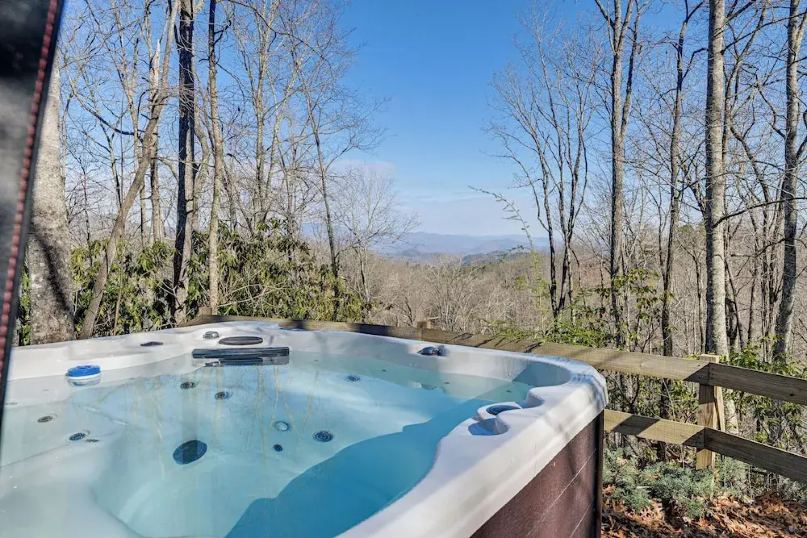 Bryson City Cabin: Deck & Mountain-view Hot Tub