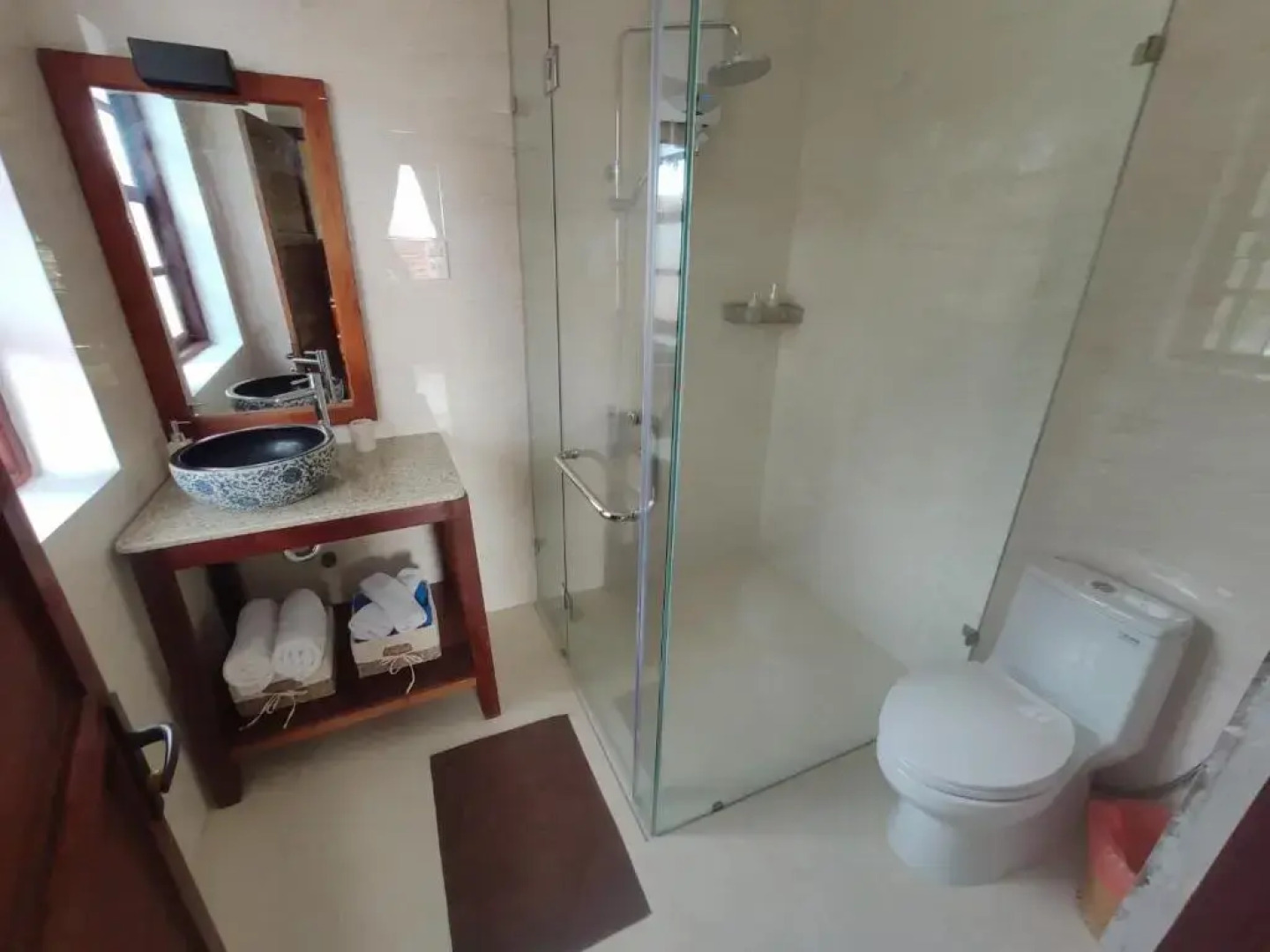 Big Tree Backpackers And Bistro