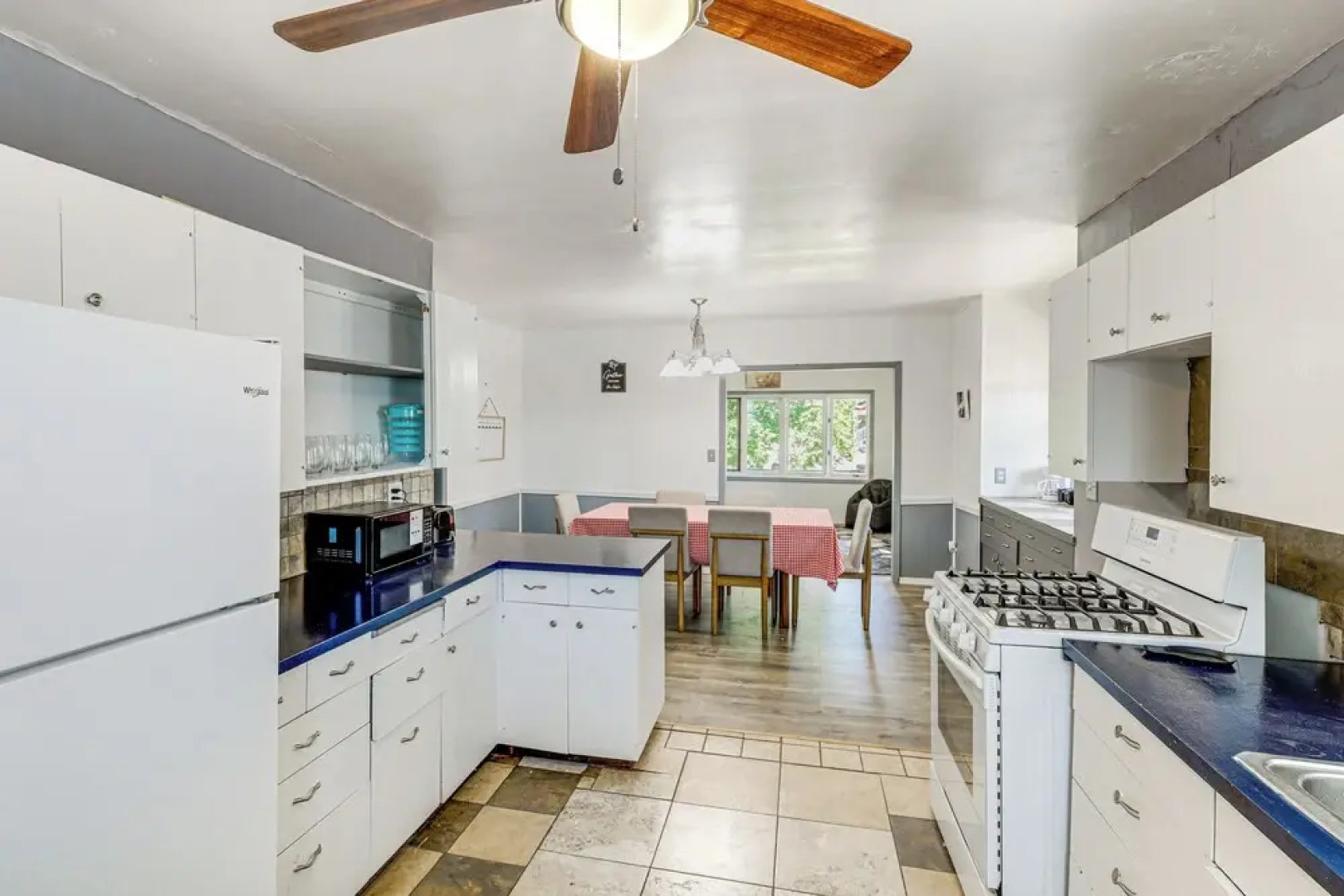 Quaint Family Retreat in Fairbury!