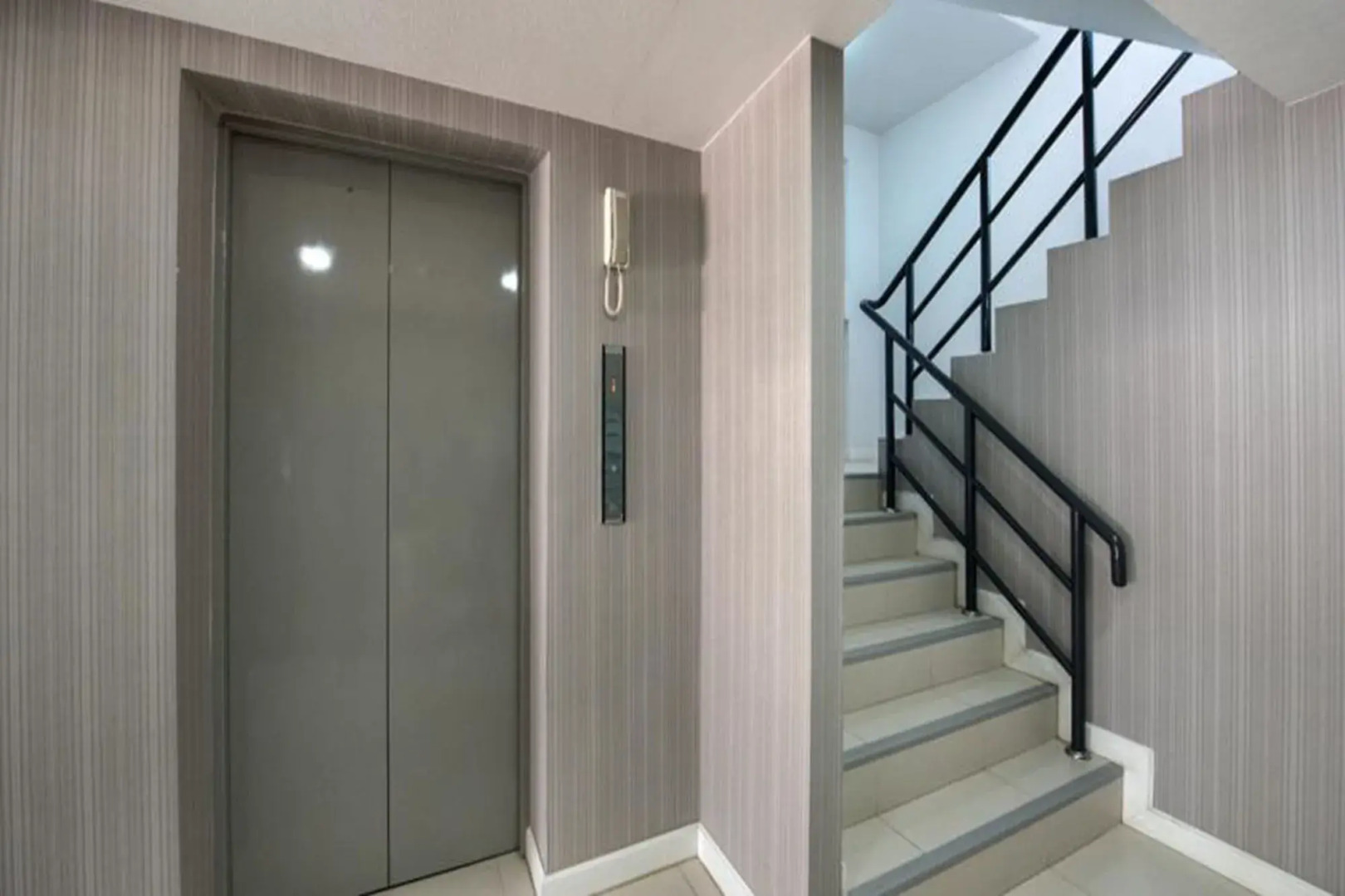 Capetown Sriracha Condo