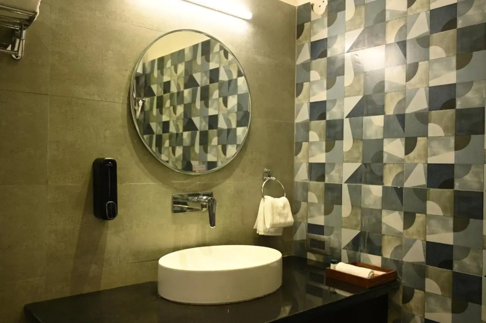 The Hotel Js Souvenir