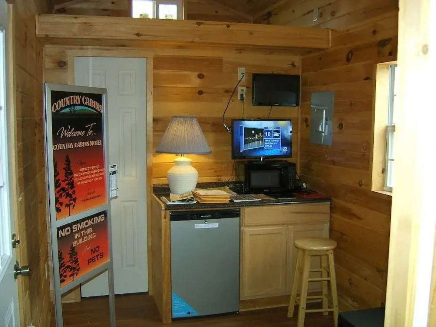 Country Cabins Motel