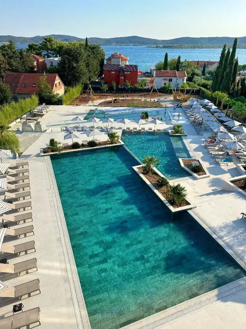 Molum Hotel & Residences