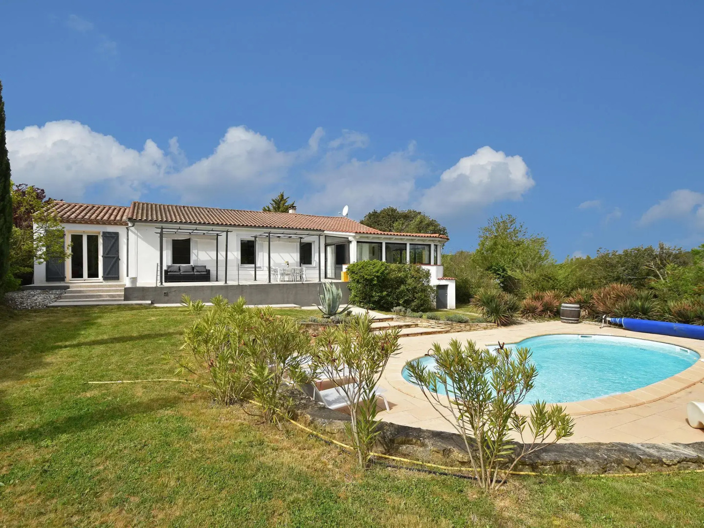 Modern Villa in Malves-en-Minervois with Private Pool