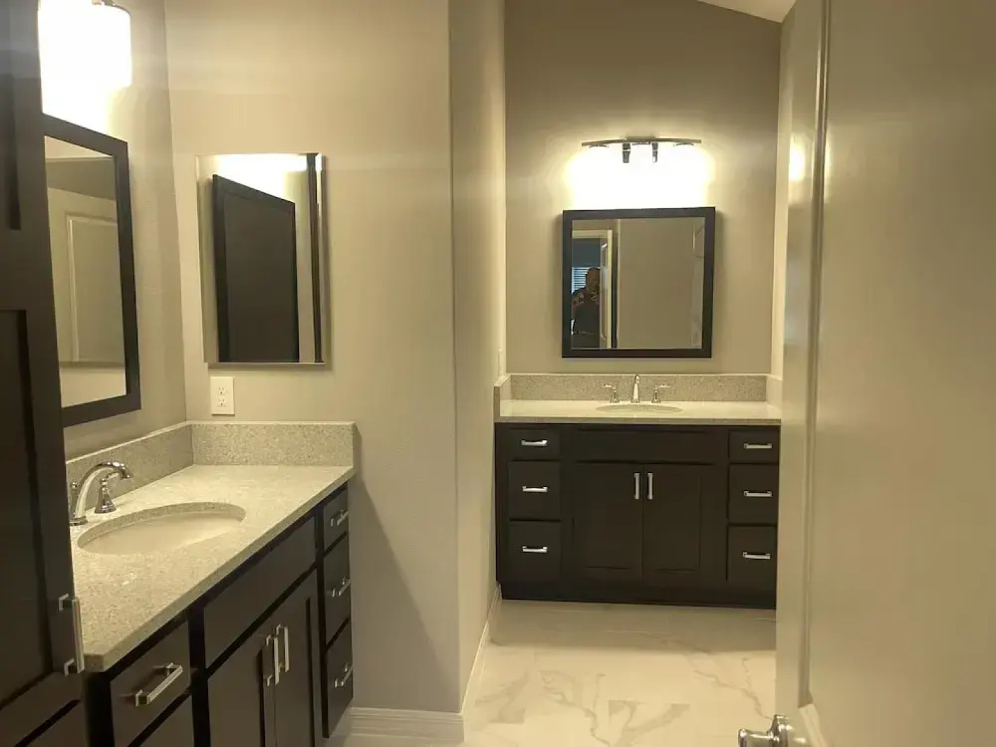 Burbank - Beautiful Designer Home Near Glenview Country Club