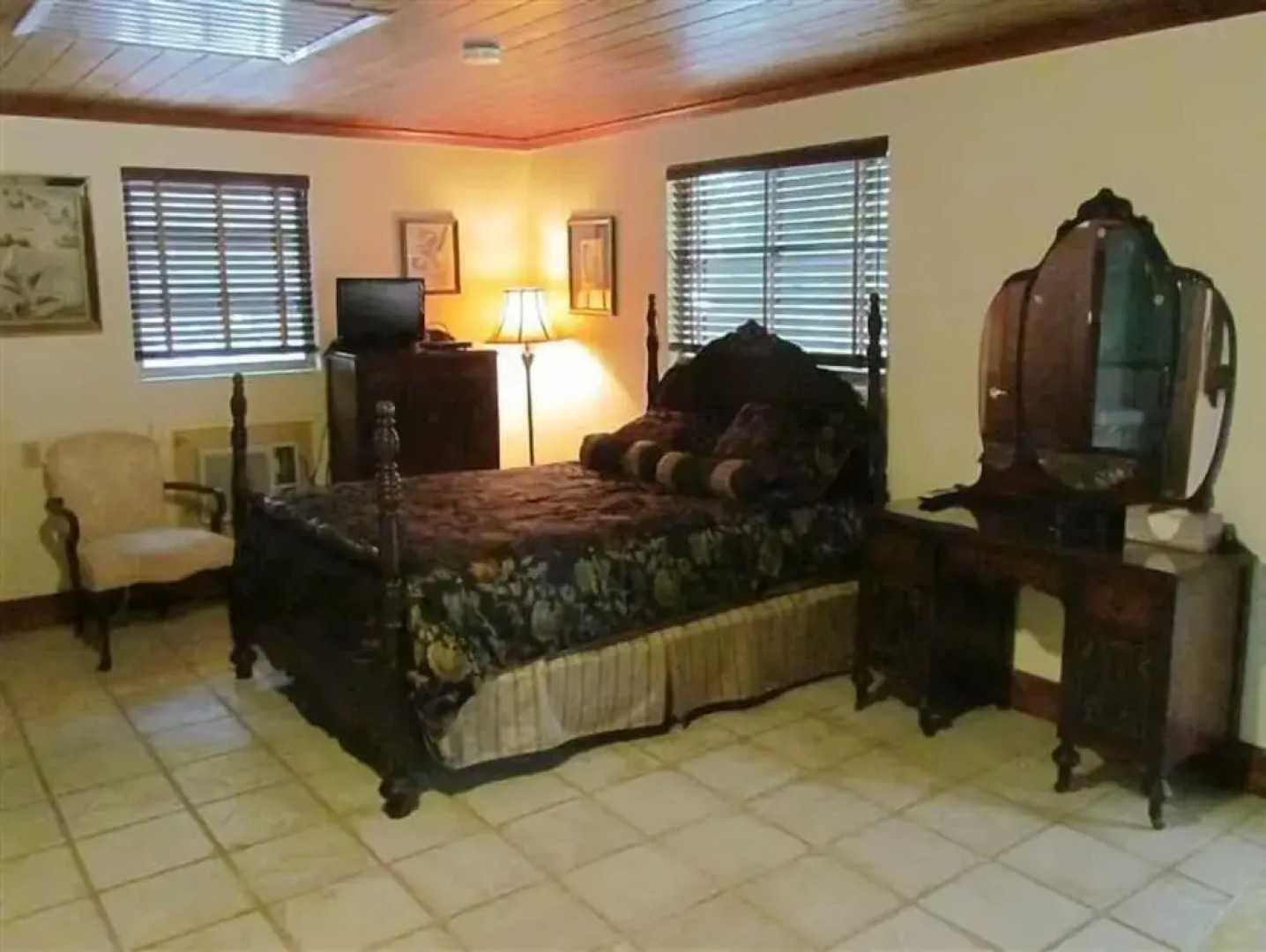 Yearling Restaurant and Cabins