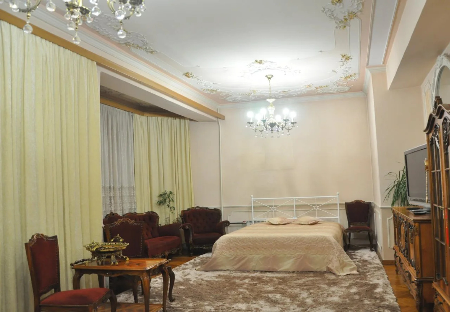 Версаль на Маяковской