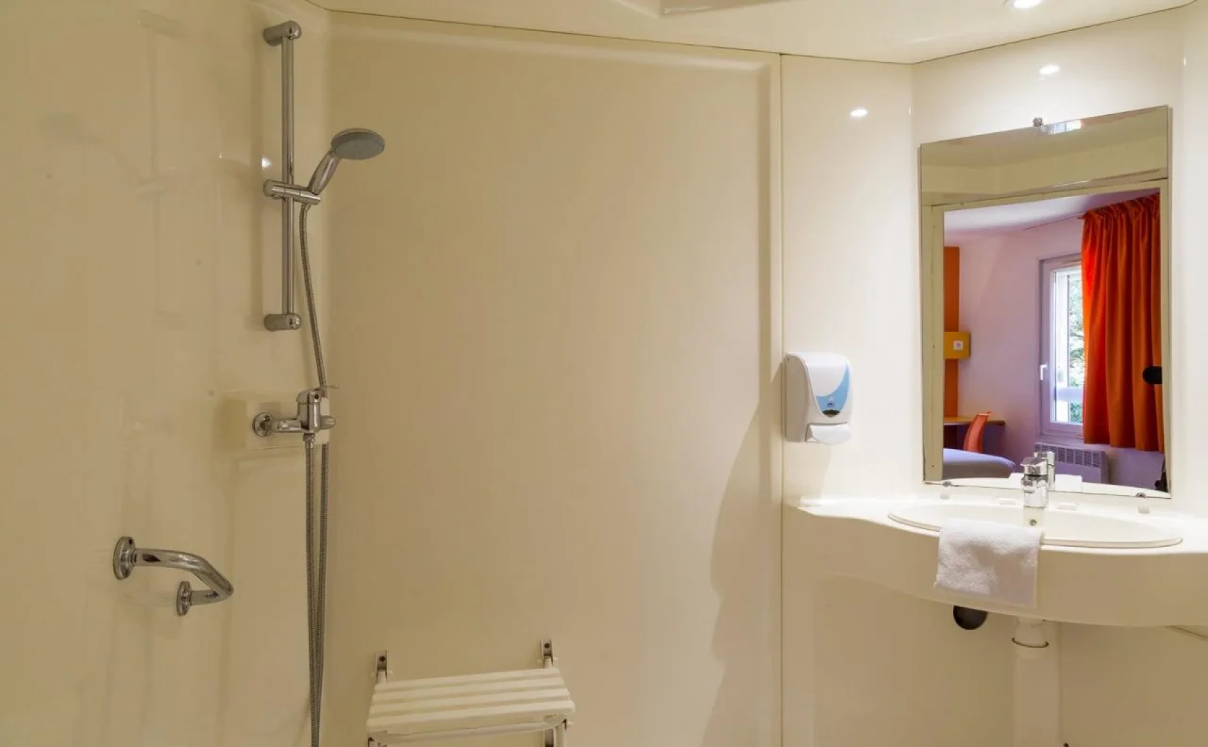 The Originals Access, Hôtel Bordeaux Lac