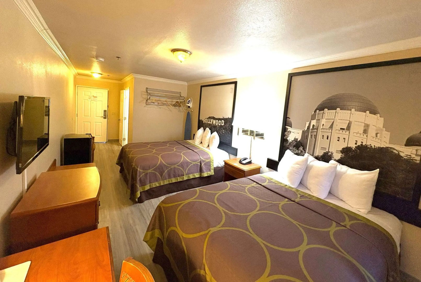 Super 8 by Wyndham Hollywood/LA Area