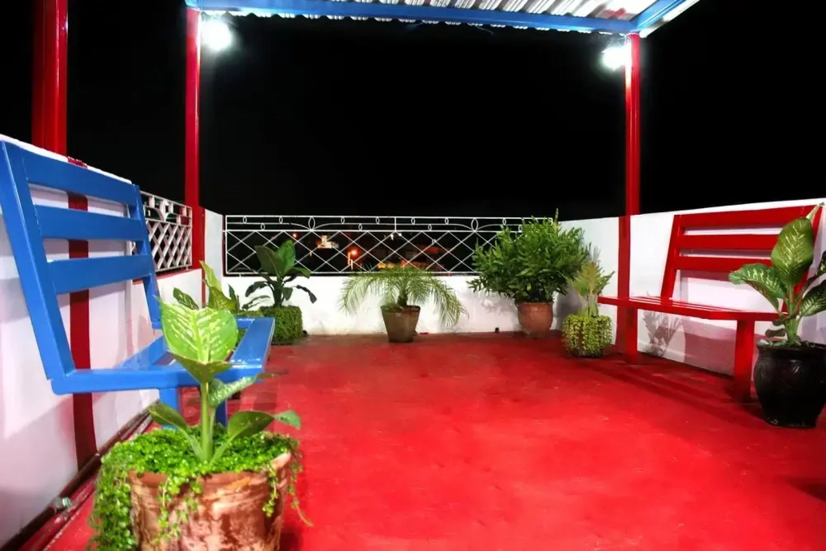 Central Room Terrace-Balcony