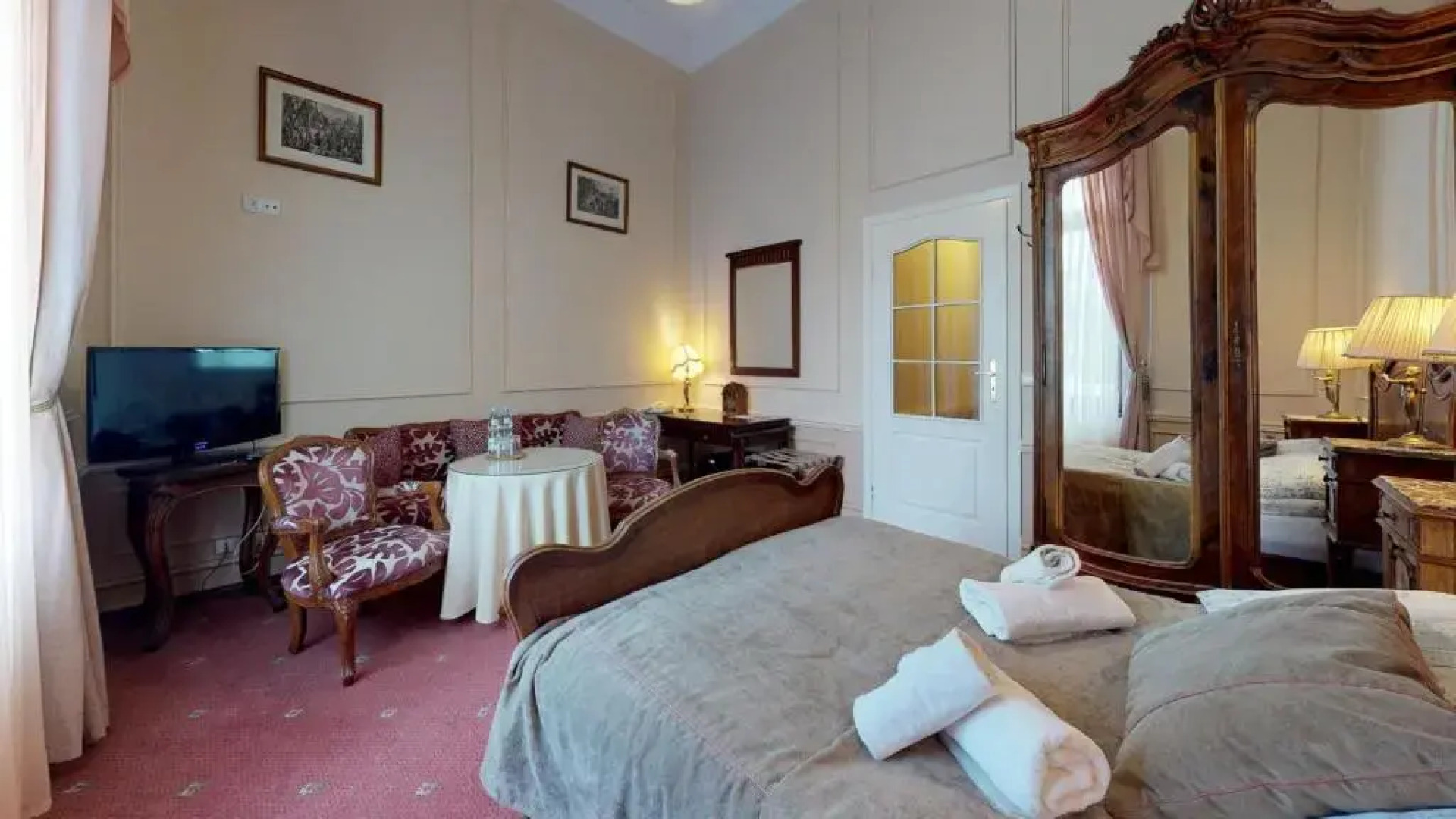 Hotel Bursztynowy Palac (Amber Palace, Bernsteinpalast)