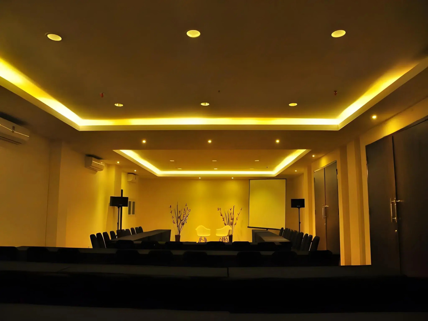 Summer Bed and Breakfast Hotel