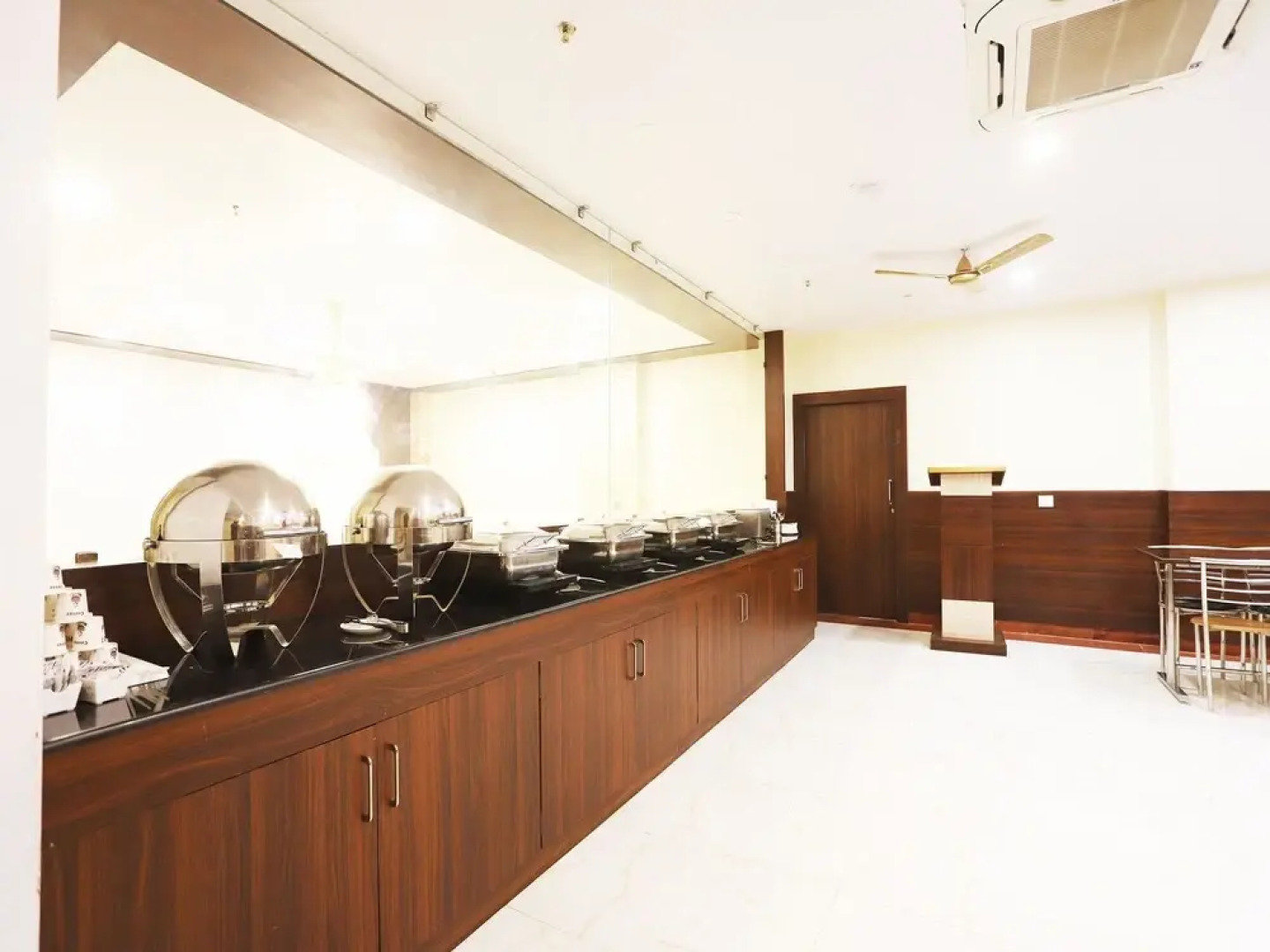 Capital O 43420 Hotel The Vedantasara