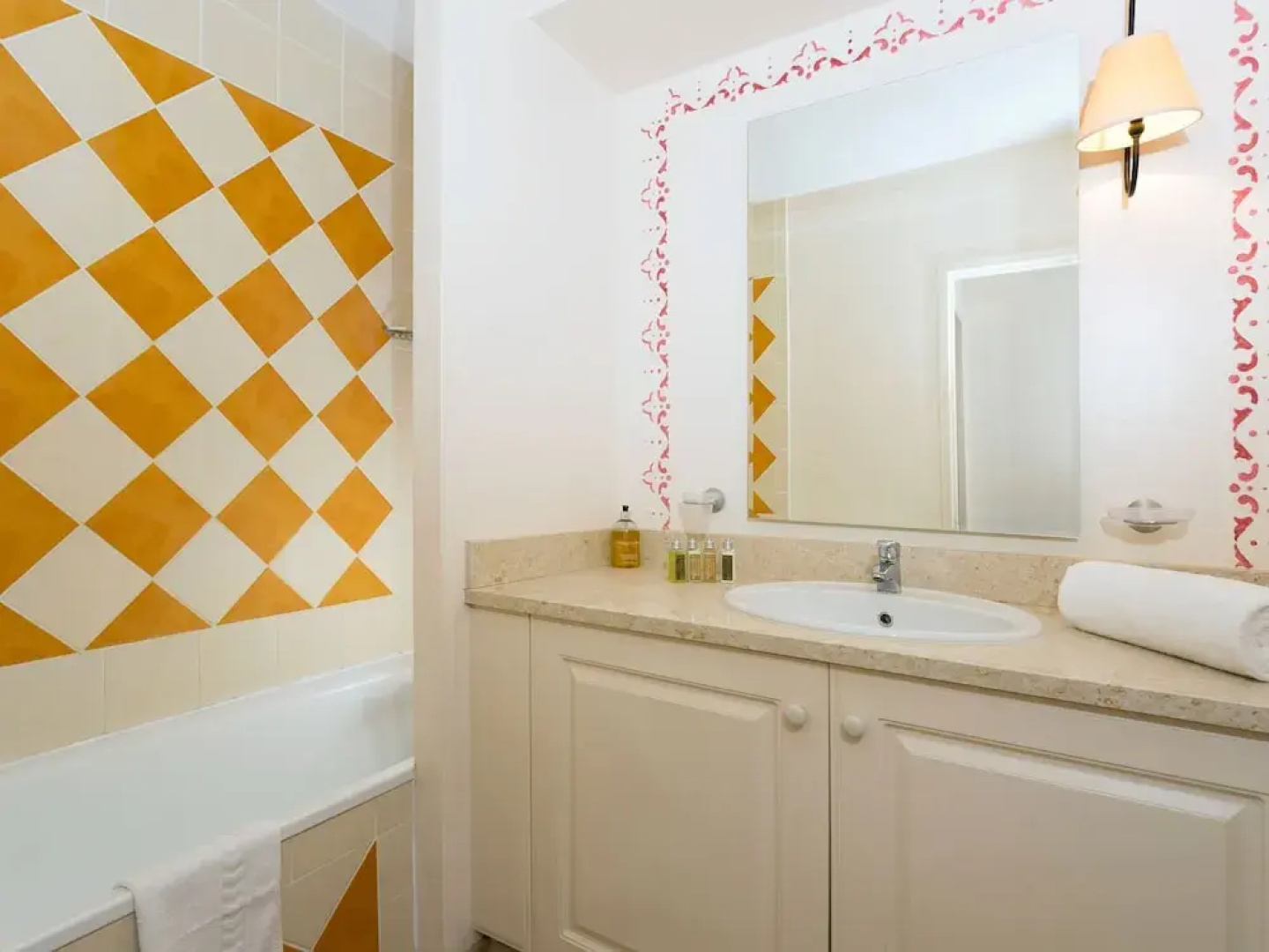 Charming Apartment With Dishwasher, View at the Golf Course