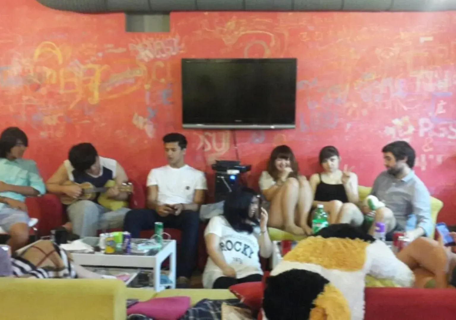 Kimchee Sinchon Guesthouse - Hostel